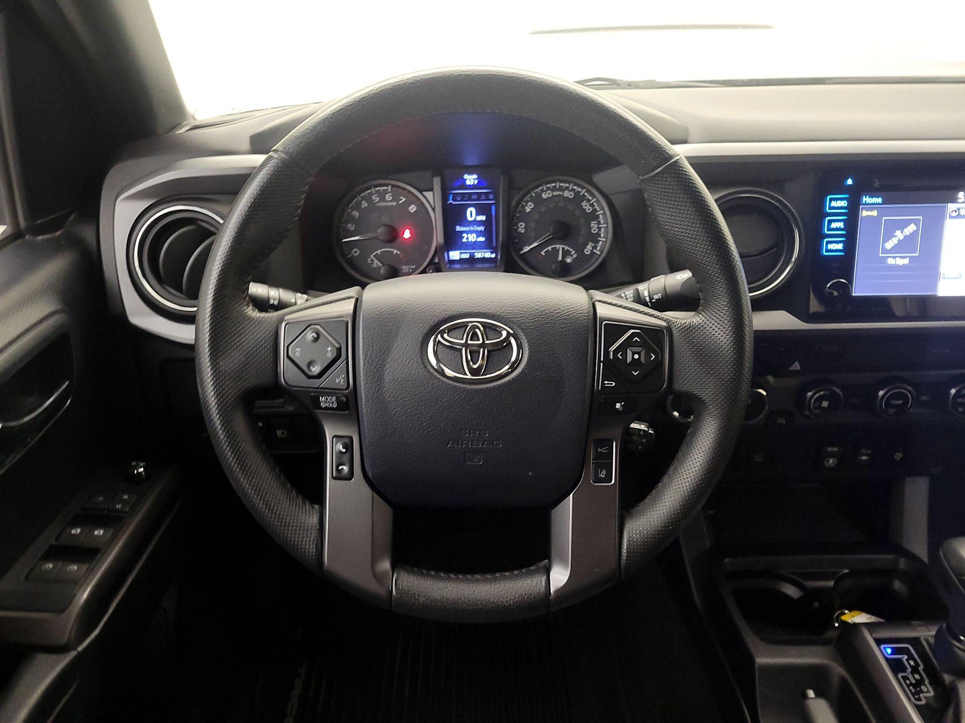 Thumbnail: 2018 Toyota Tacoma - 10