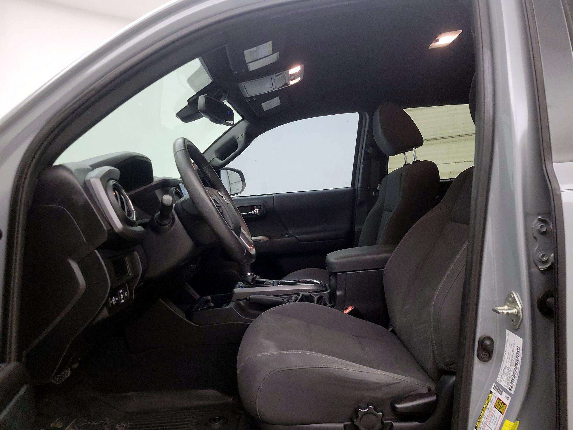 Thumbnail: 2018 Toyota Tacoma - 11