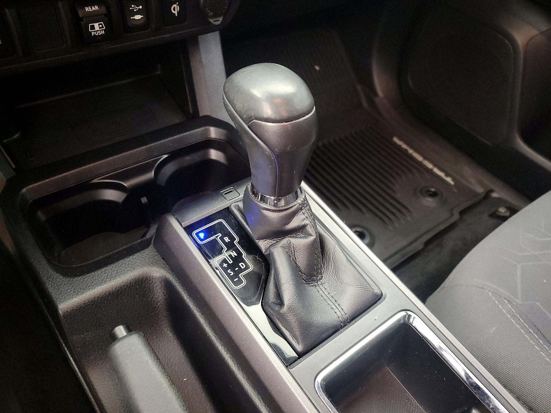 Thumbnail: 2018 Toyota Tacoma - 17