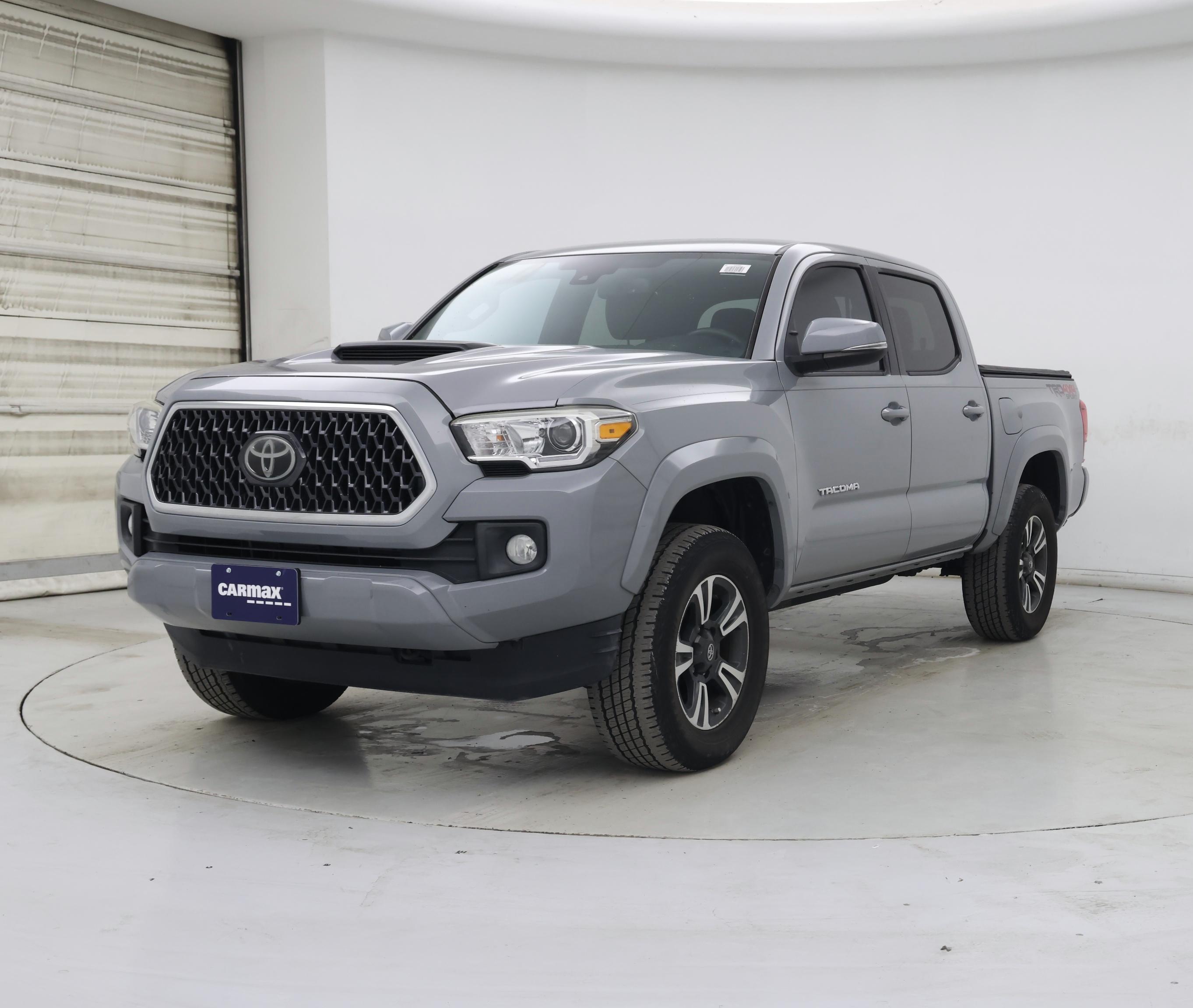 Thumbnail: 2018 Toyota Tacoma - 4