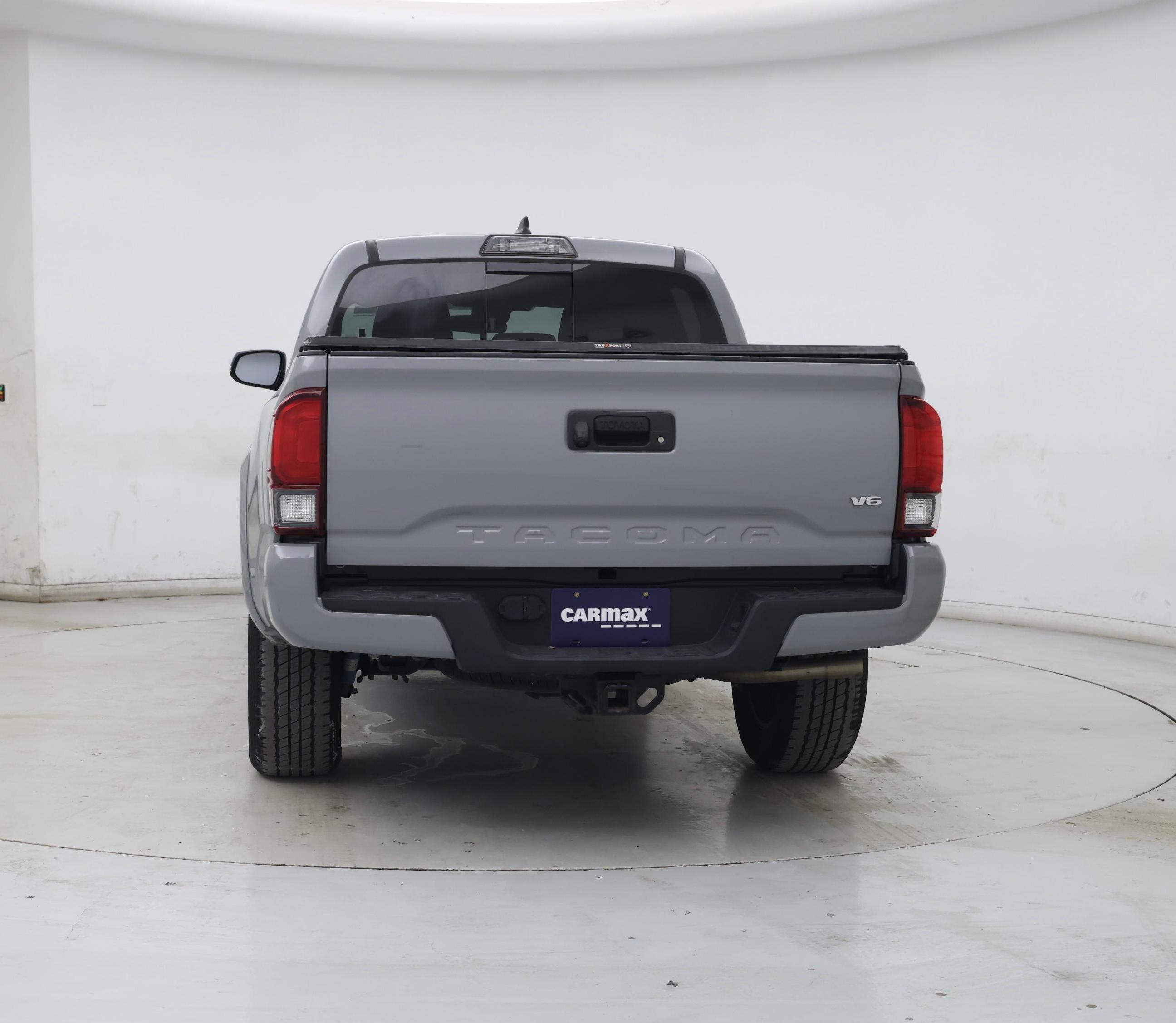 Thumbnail: 2018 Toyota Tacoma - 6