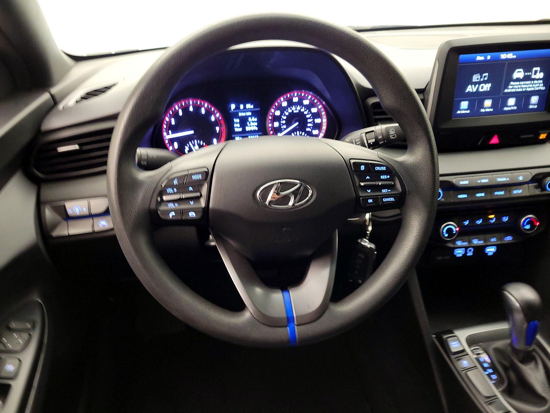 Thumbnail: 2020 Hyundai Veloster - 10