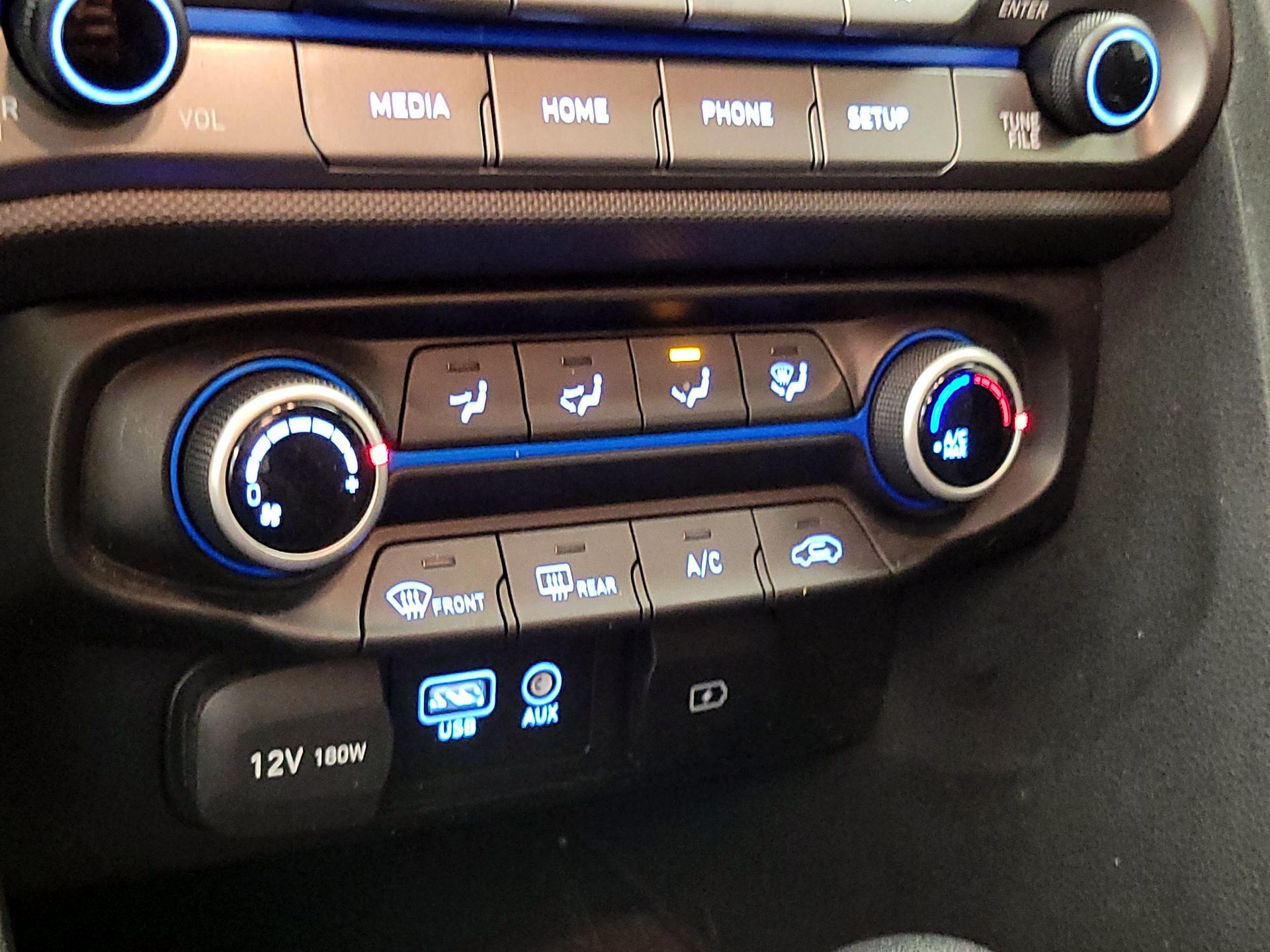 Thumbnail: 2020 Hyundai Veloster - 16