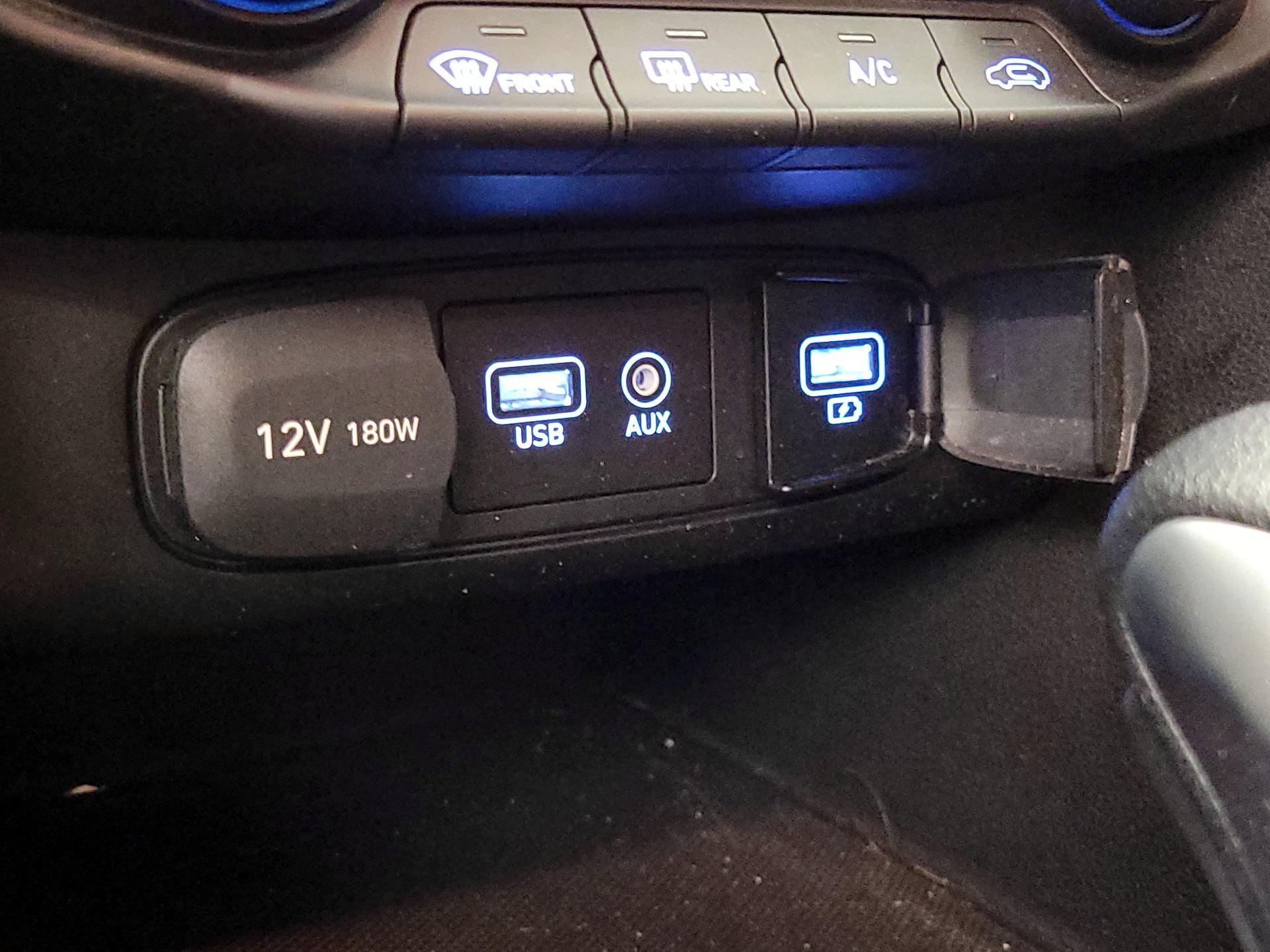 Thumbnail: 2020 Hyundai Veloster - 18