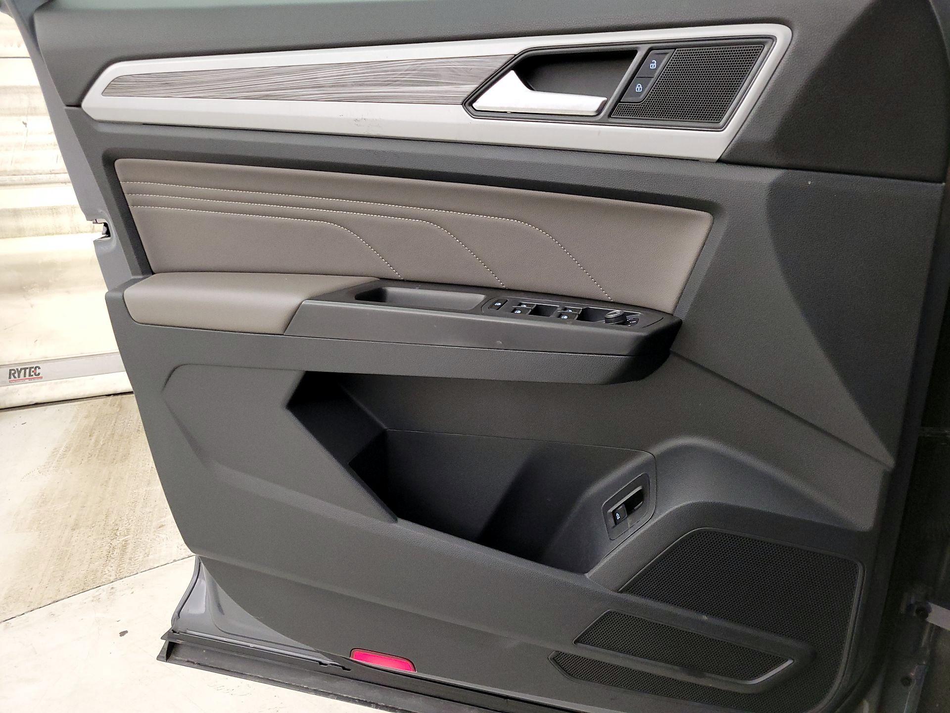 Thumbnail: 2022 Volkswagen Atlas - 12