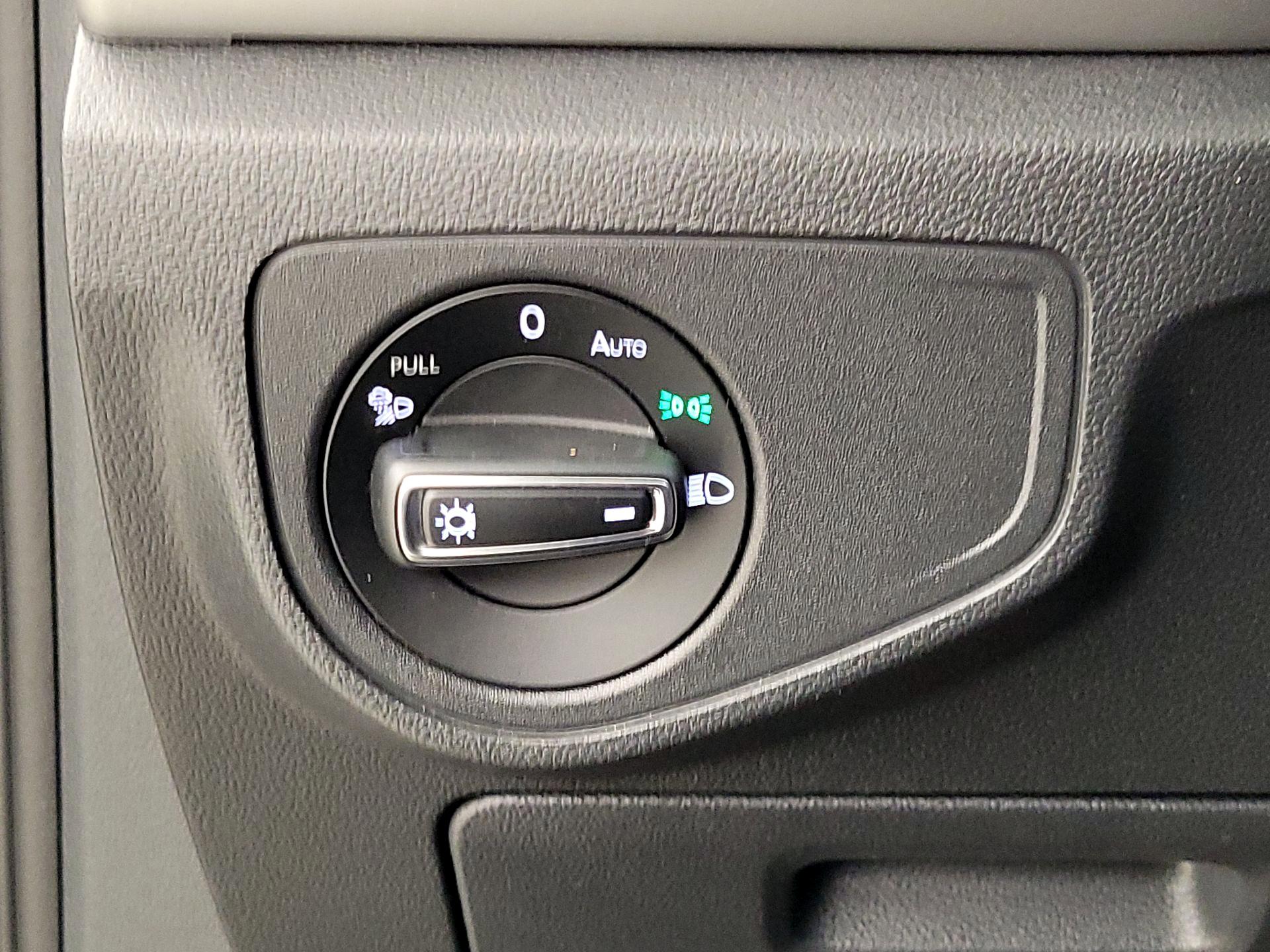 Thumbnail: 2022 Volkswagen Atlas - 13