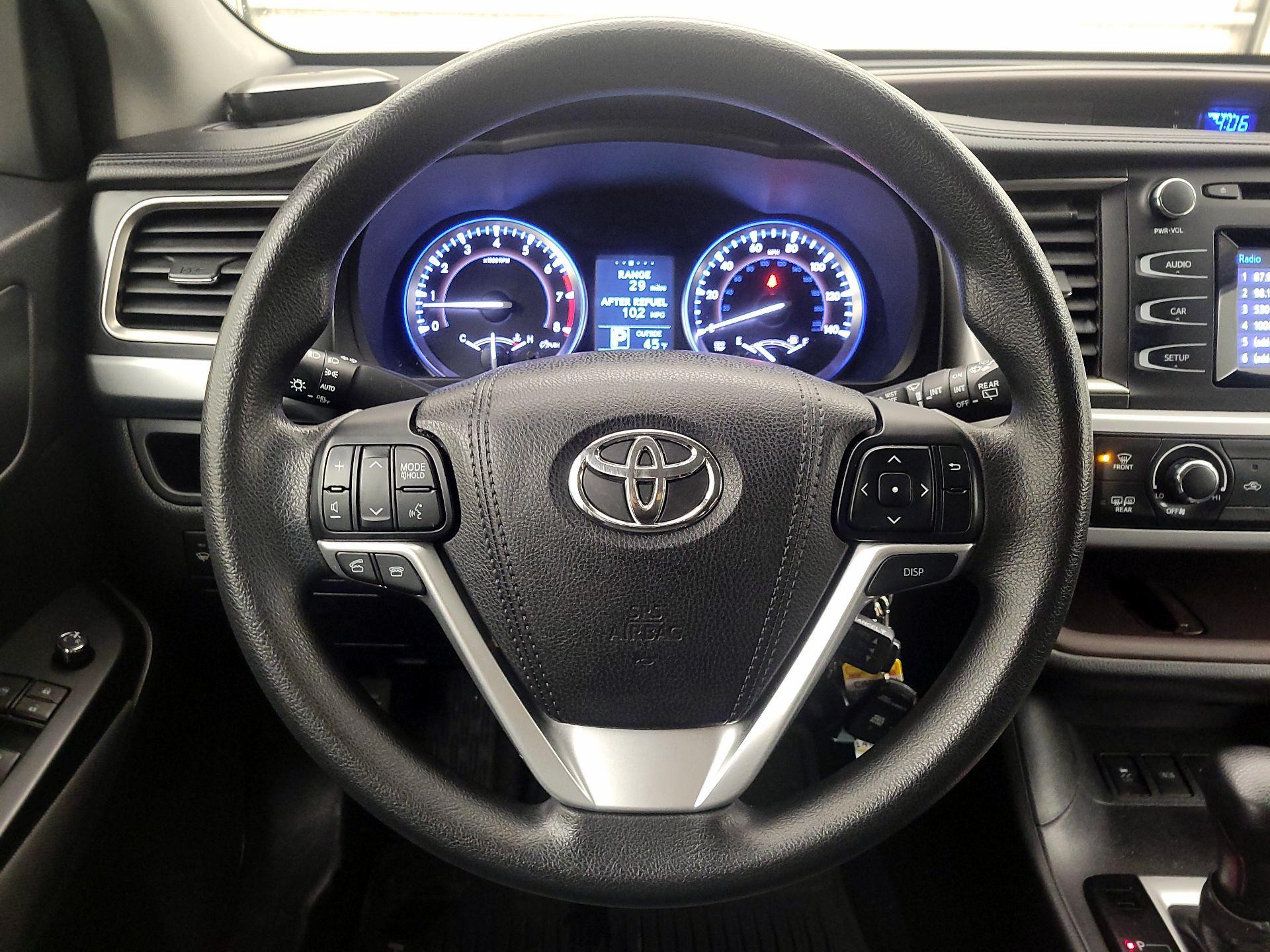 Thumbnail: 2016 Toyota Highlander - 10