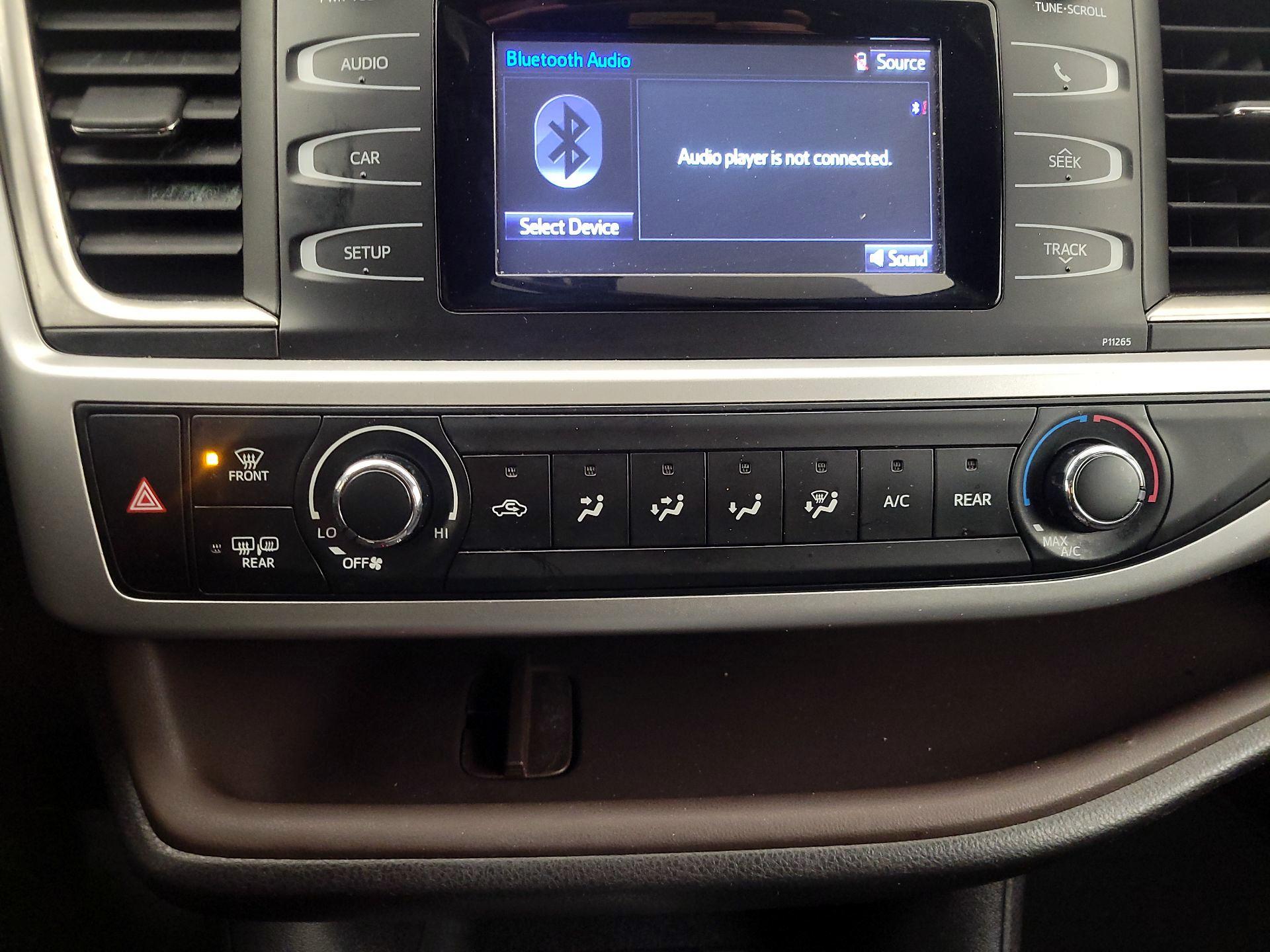 Thumbnail: 2016 Toyota Highlander - 16