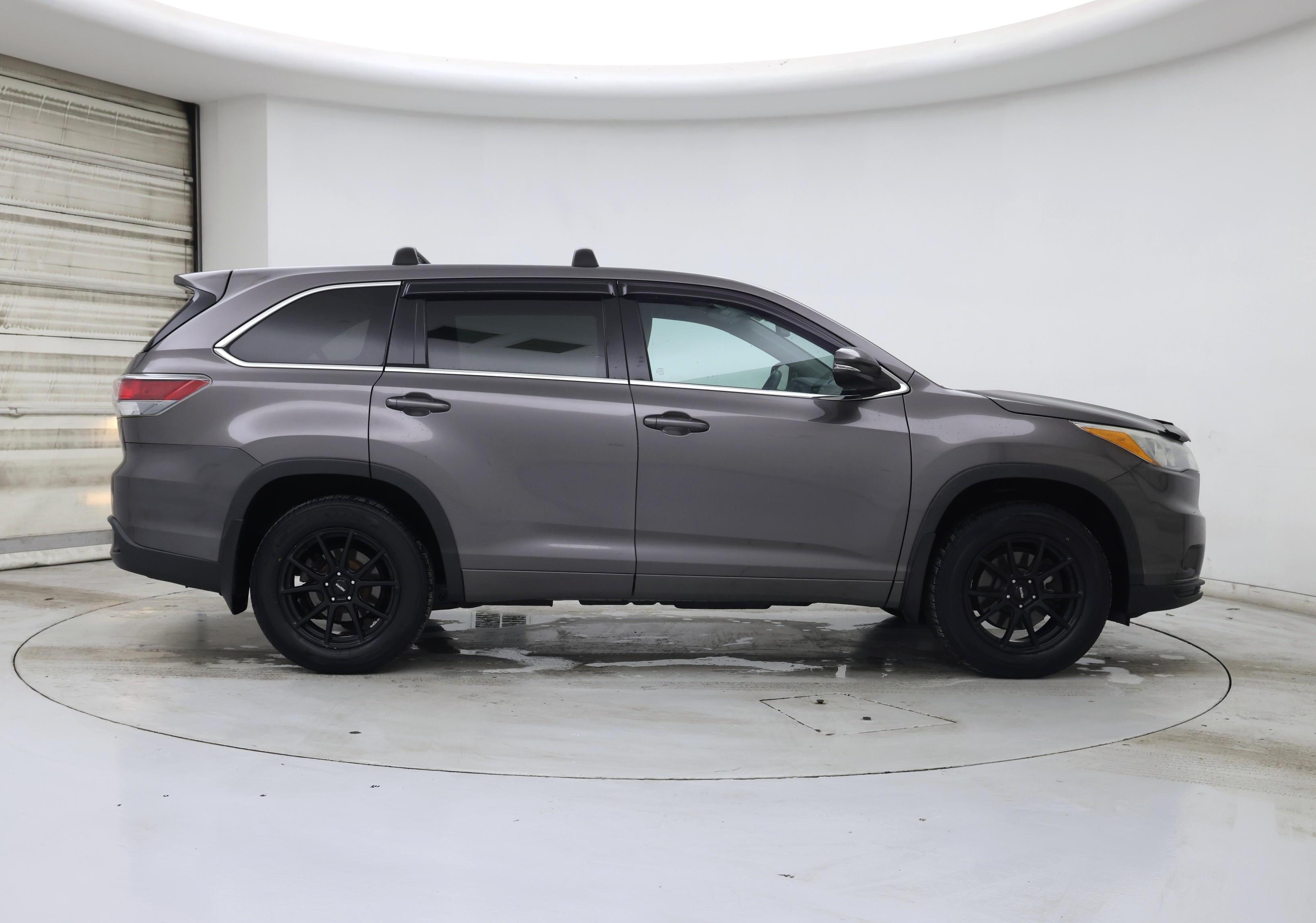 Thumbnail: 2016 Toyota Highlander - 7