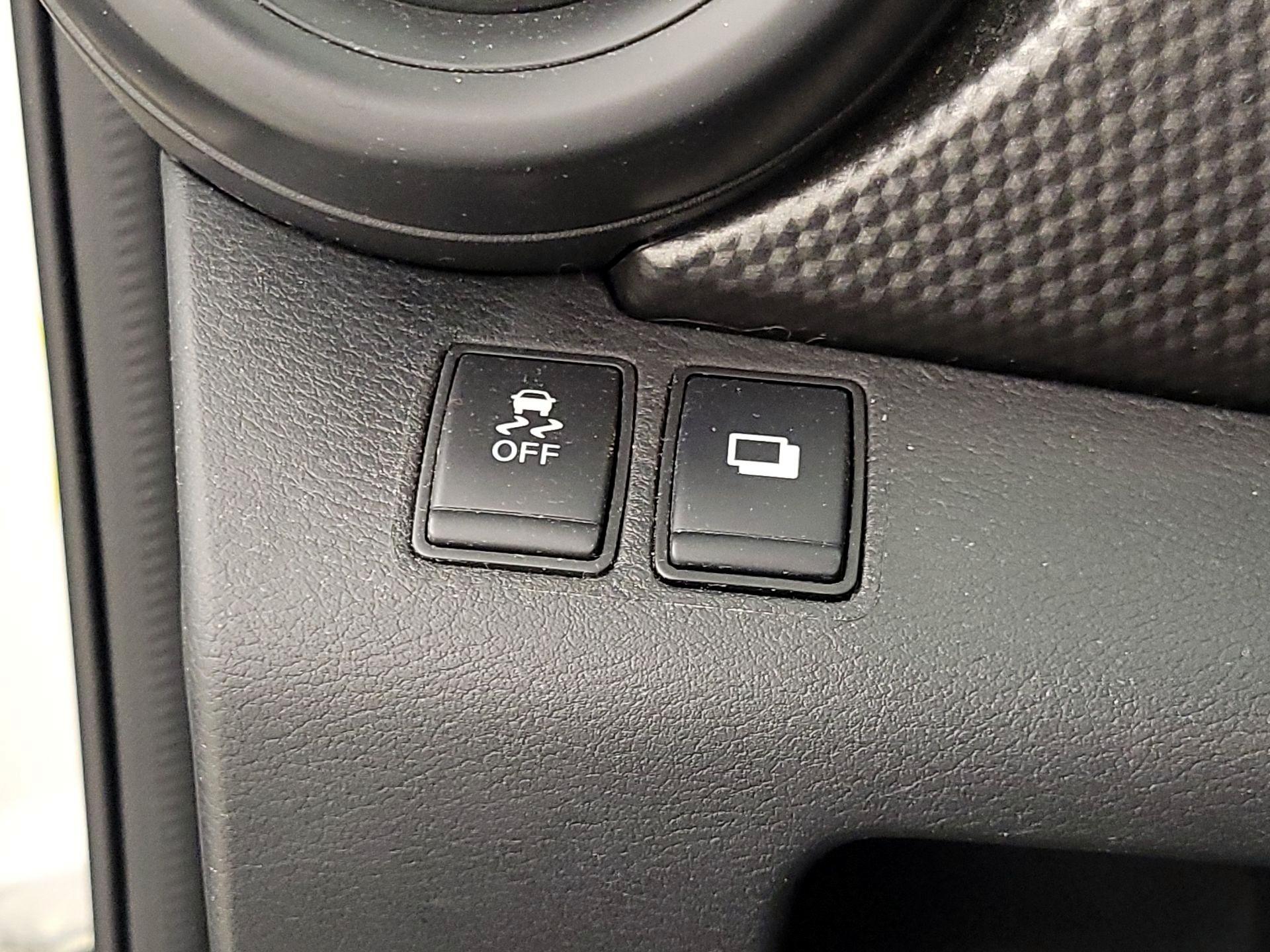 Thumbnail: 2019 Nissan Kicks - 13