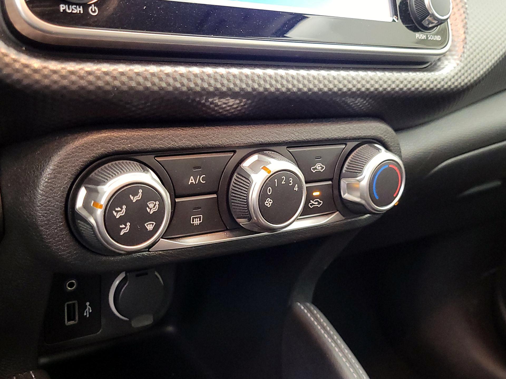 Thumbnail: 2019 Nissan Kicks - 16