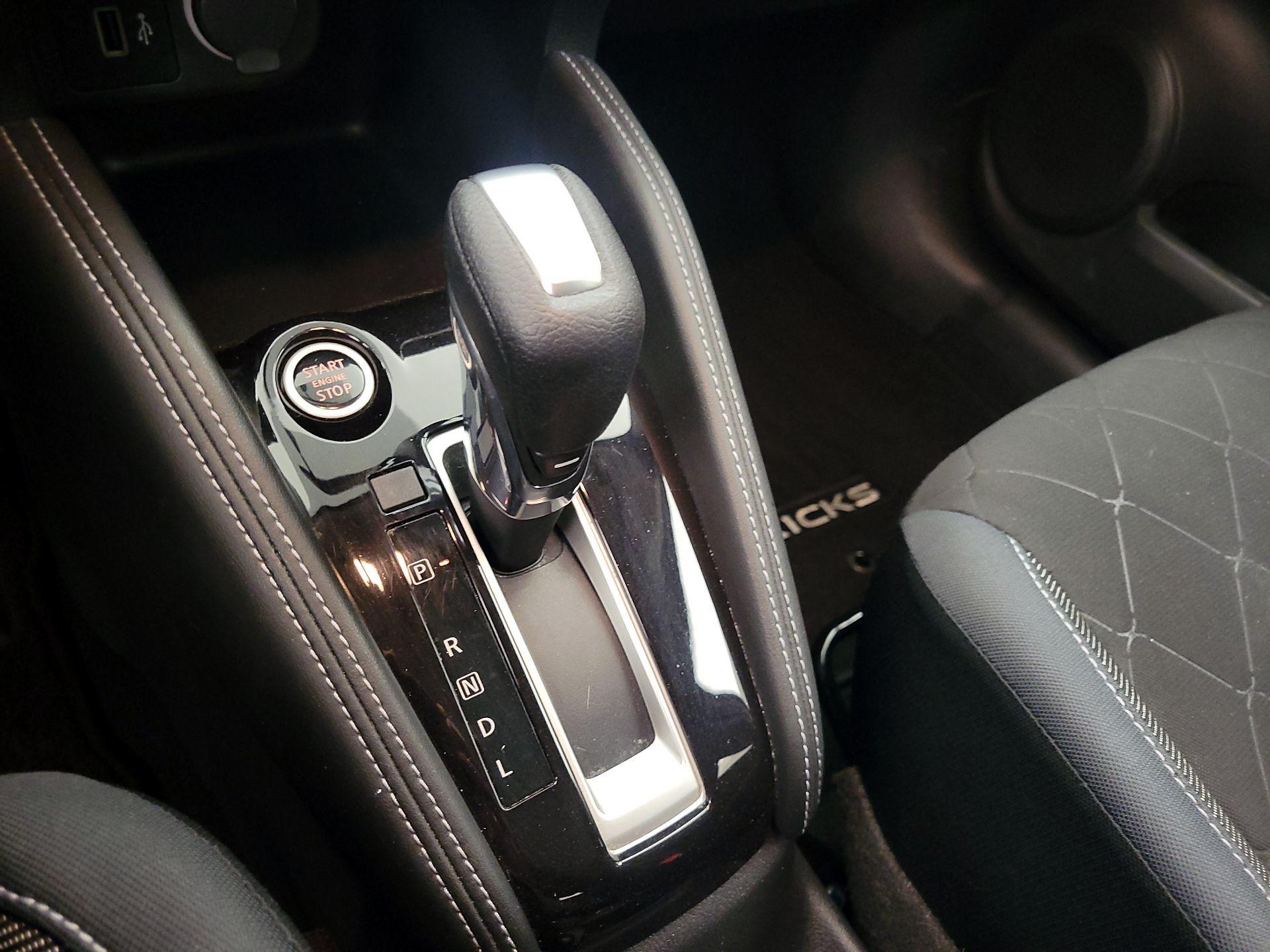 Thumbnail: 2019 Nissan Kicks - 17