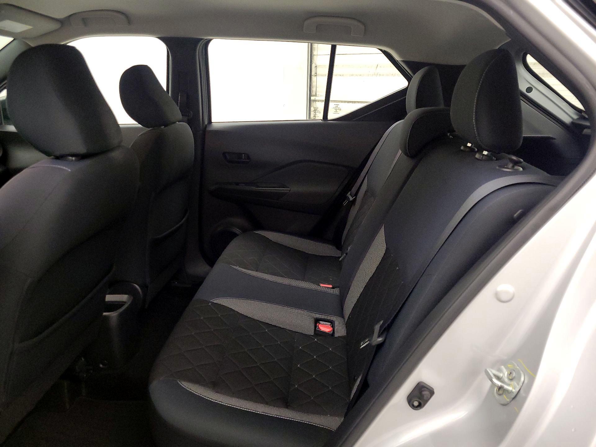 Thumbnail: 2019 Nissan Kicks - 19