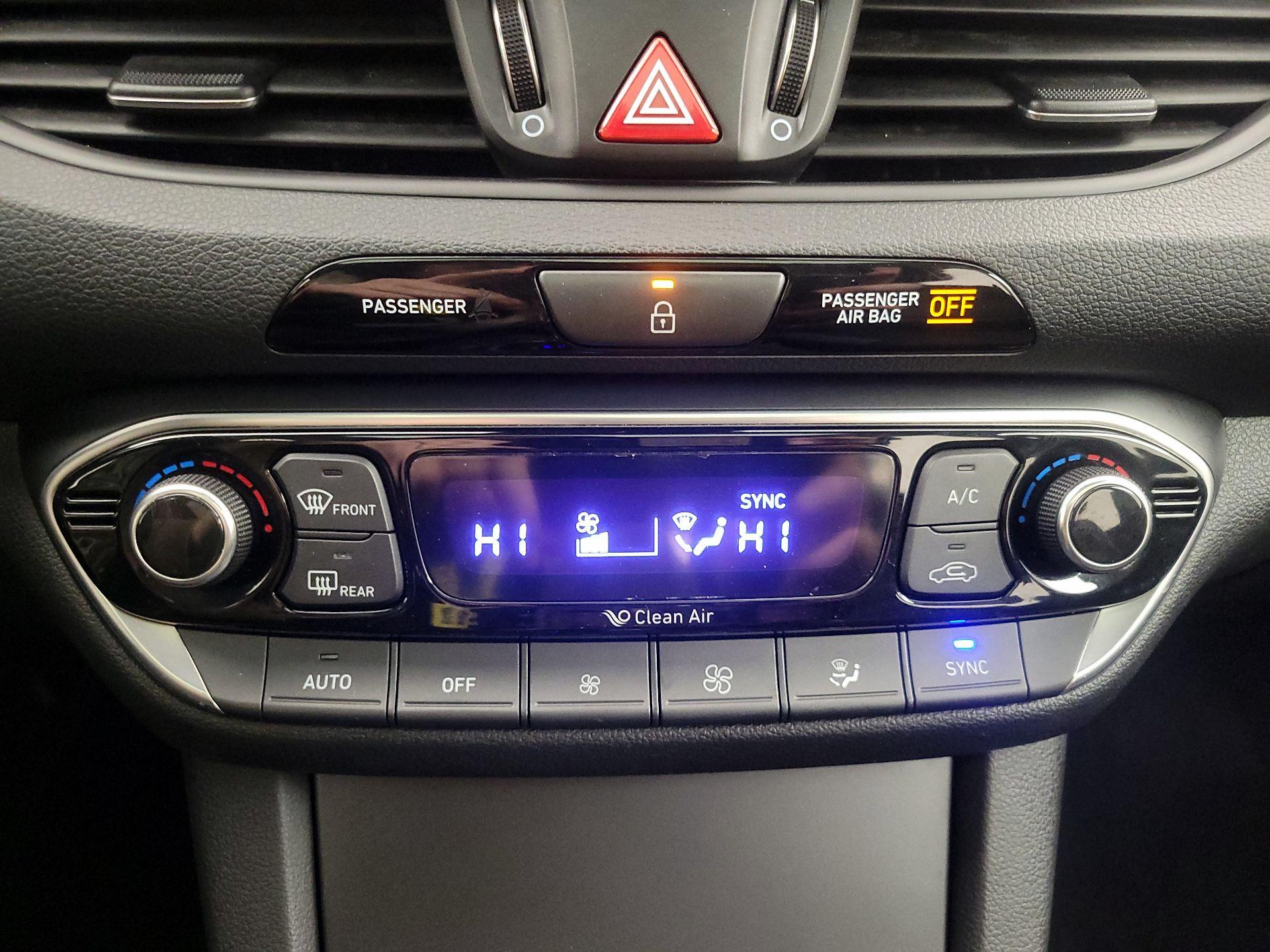 Thumbnail: 2018 Hyundai Elantra - 17