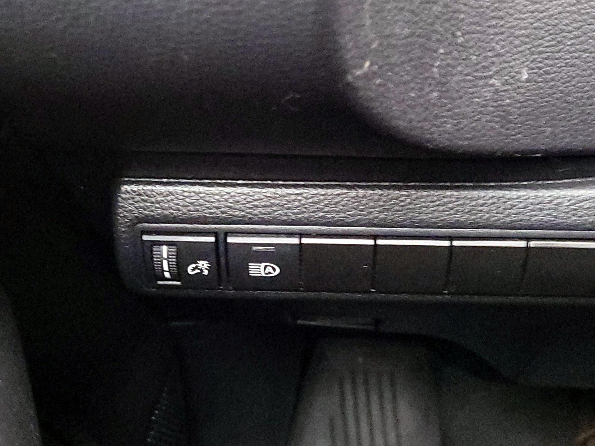 Thumbnail: 2023 Toyota Corolla - 13