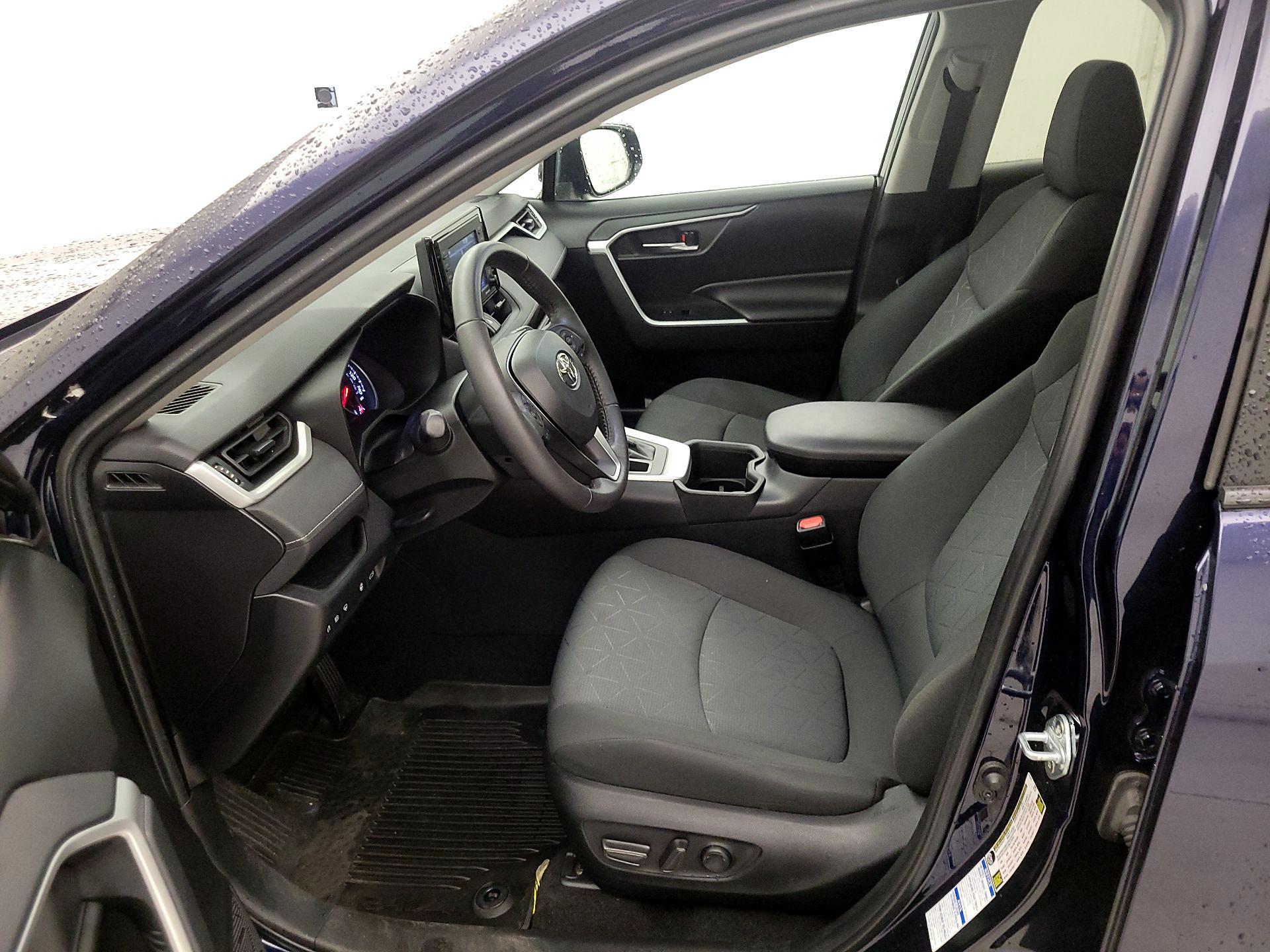 Thumbnail: 2022 Toyota RAV4 - 11