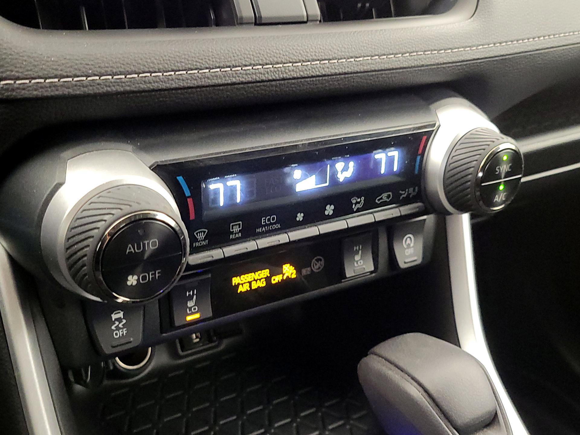 Thumbnail: 2022 Toyota RAV4 - 16