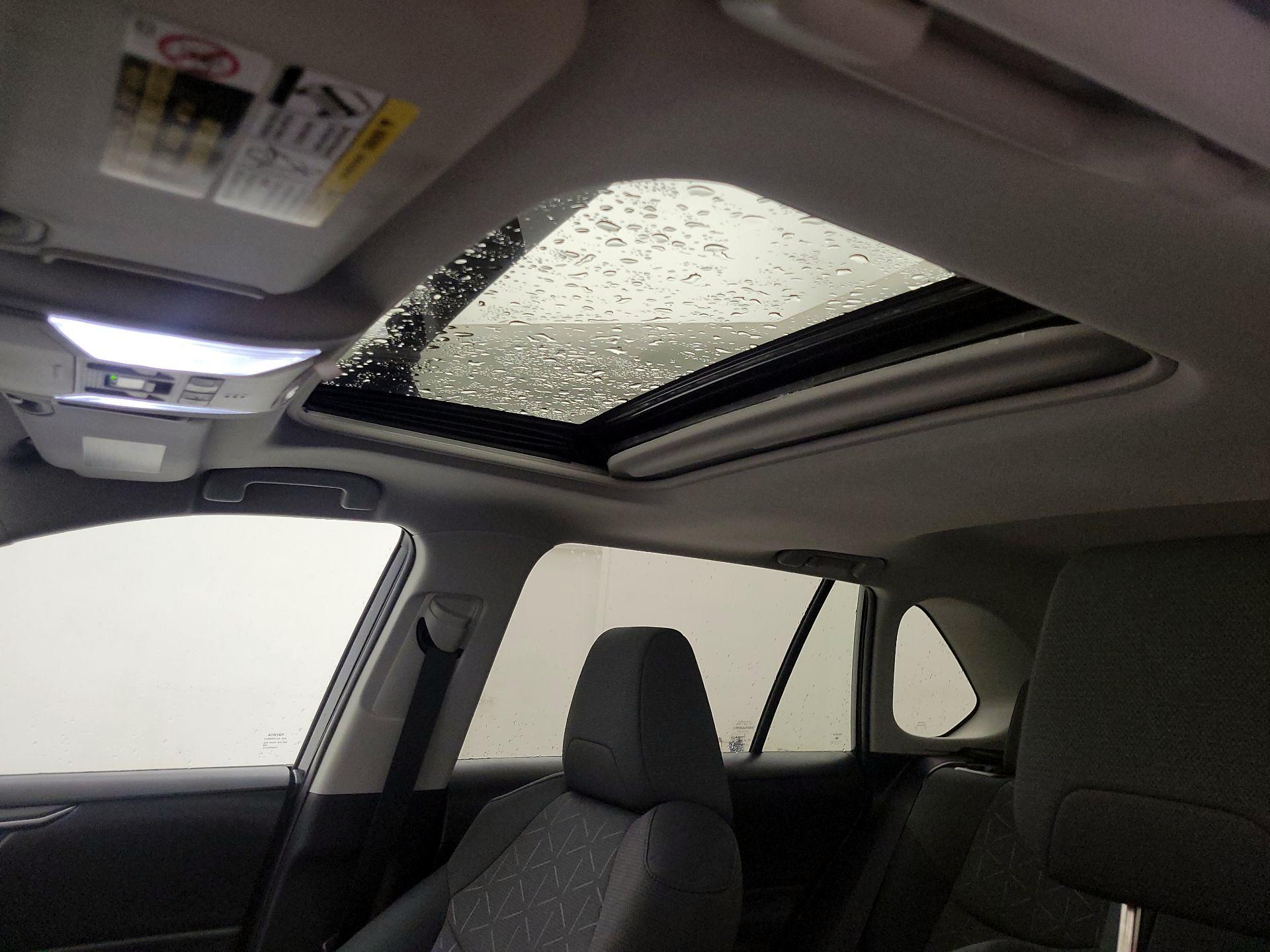 Thumbnail: 2022 Toyota RAV4 - 19