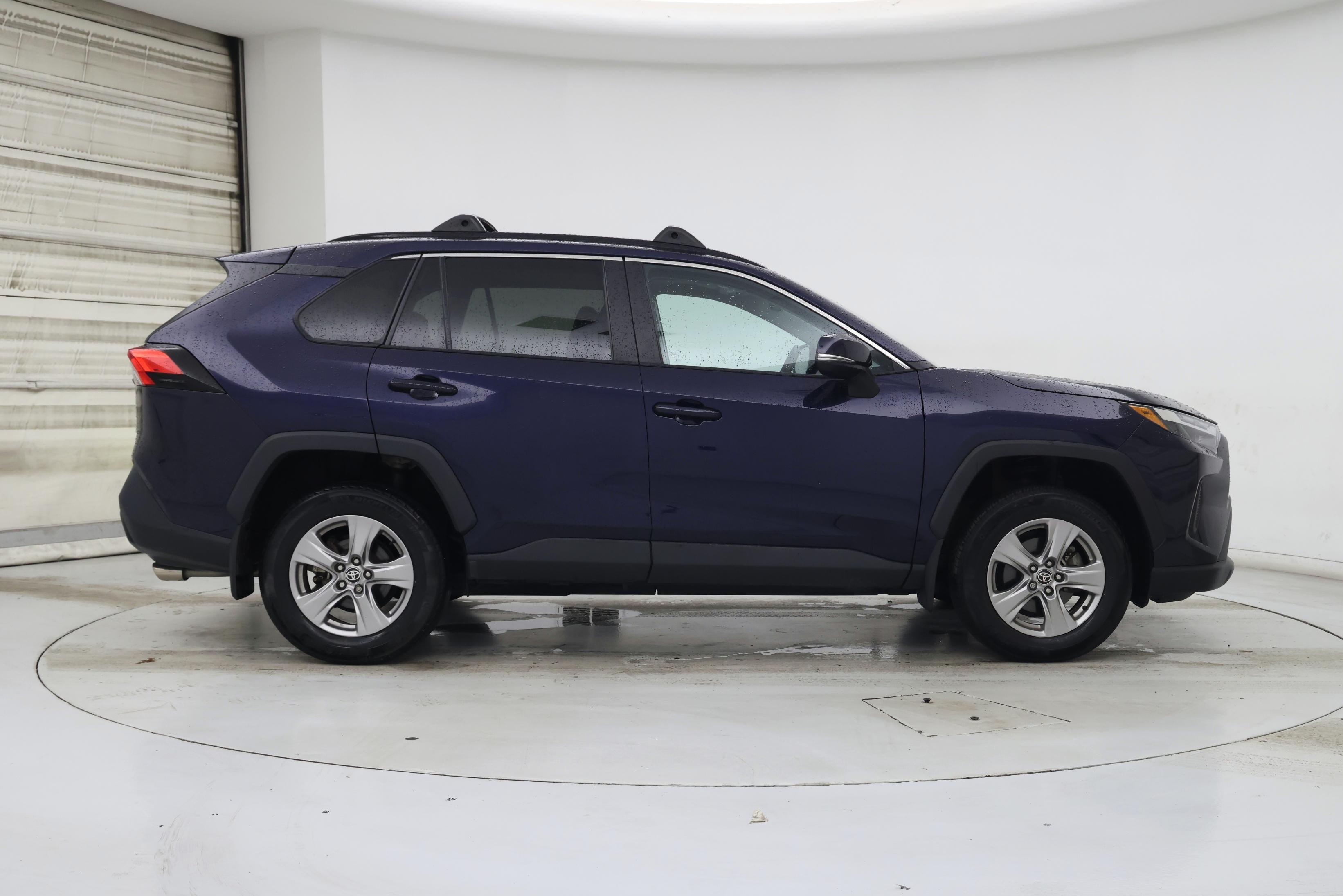 Thumbnail: 2022 Toyota RAV4 - 7