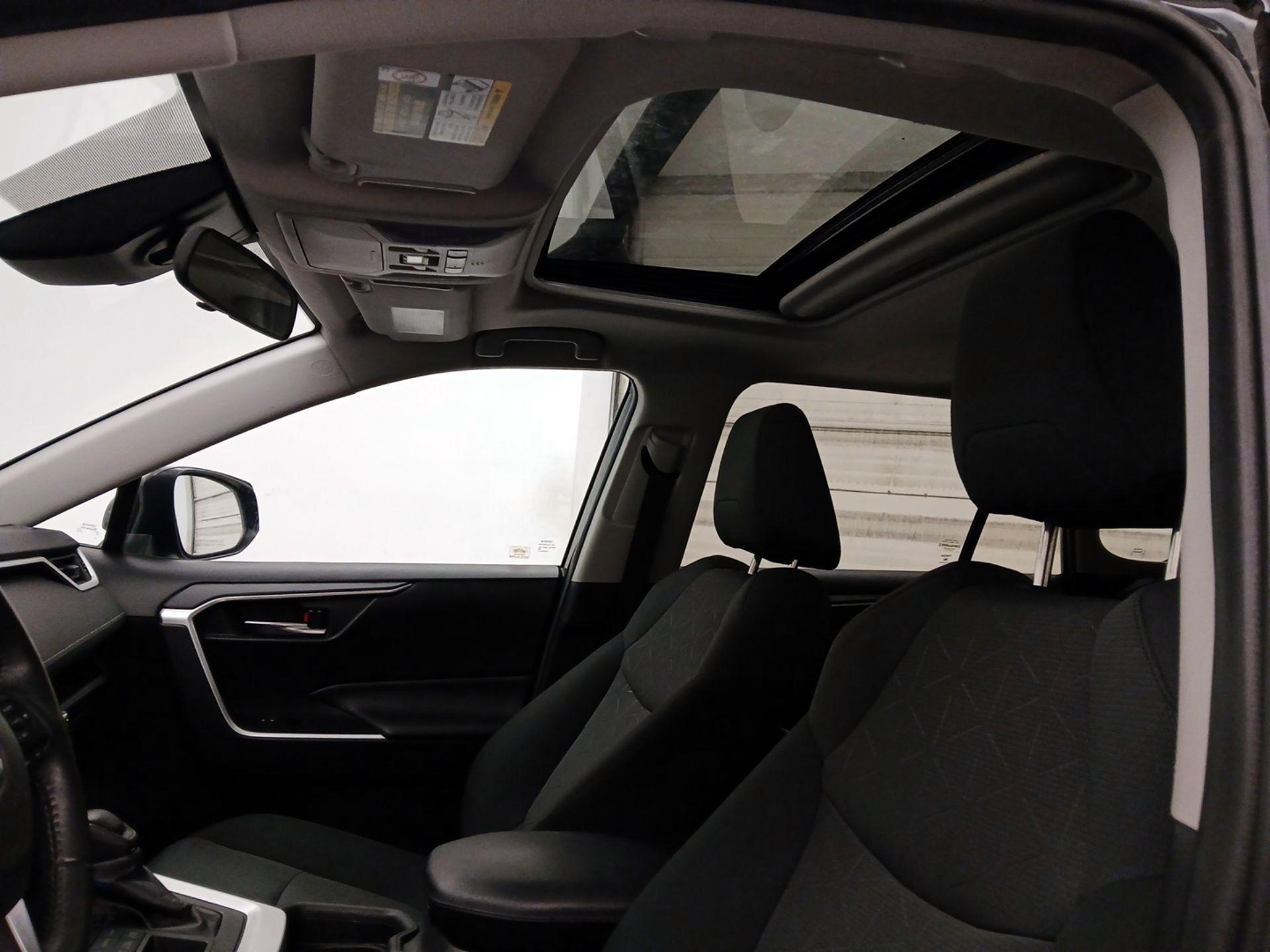 Thumbnail: 2020 Toyota RAV4 - 19