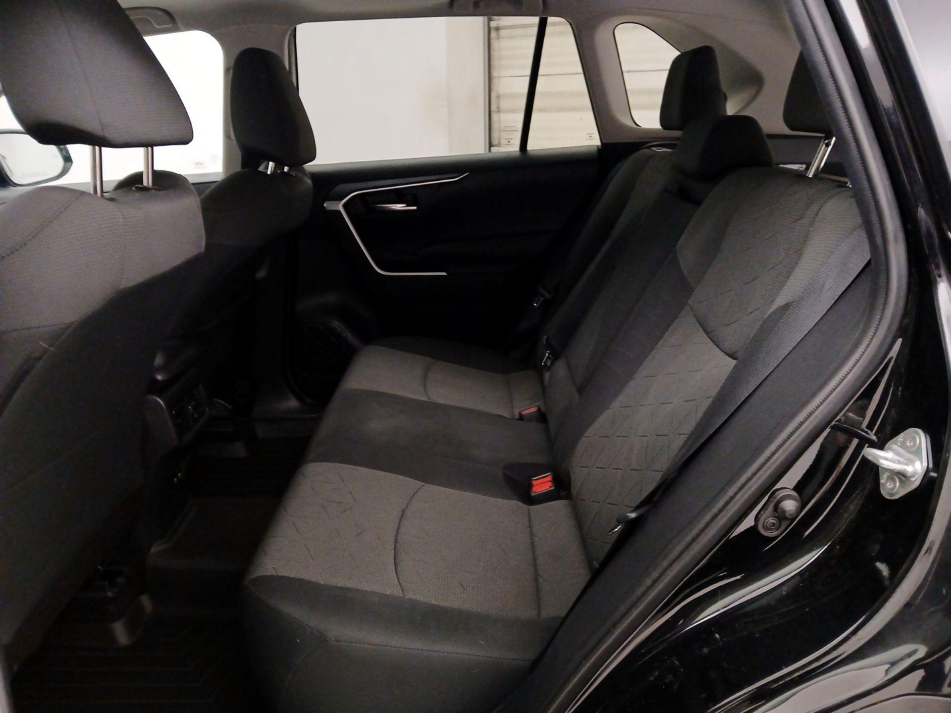 Thumbnail: 2020 Toyota RAV4 - 20