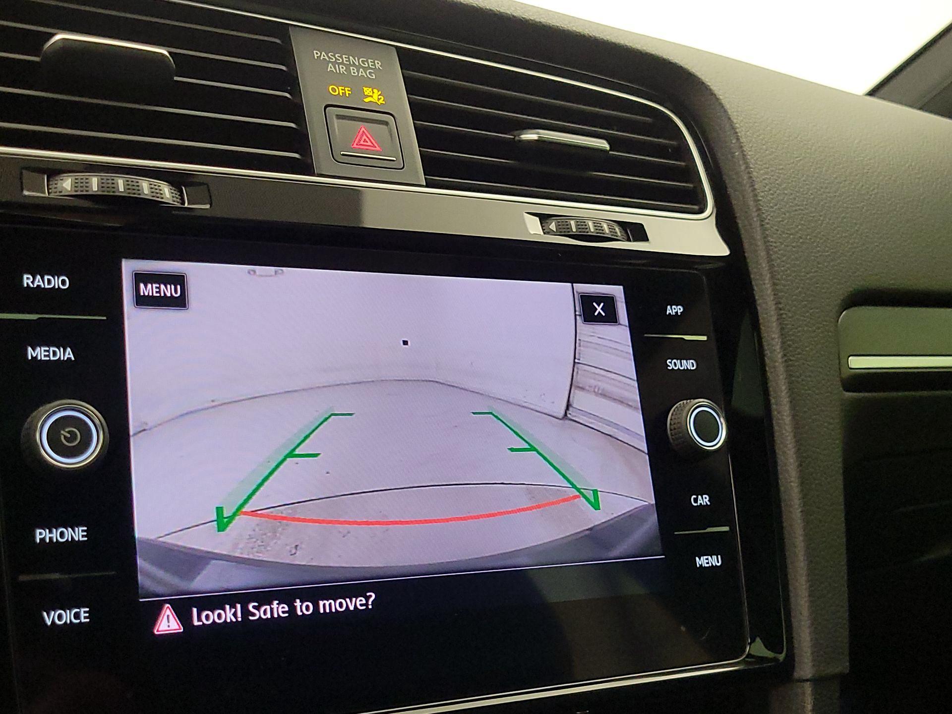 Thumbnail: 2018 Volkswagen Golf - 14