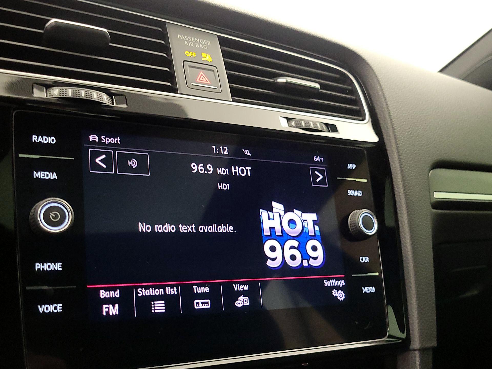 Thumbnail: 2018 Volkswagen Golf - 15