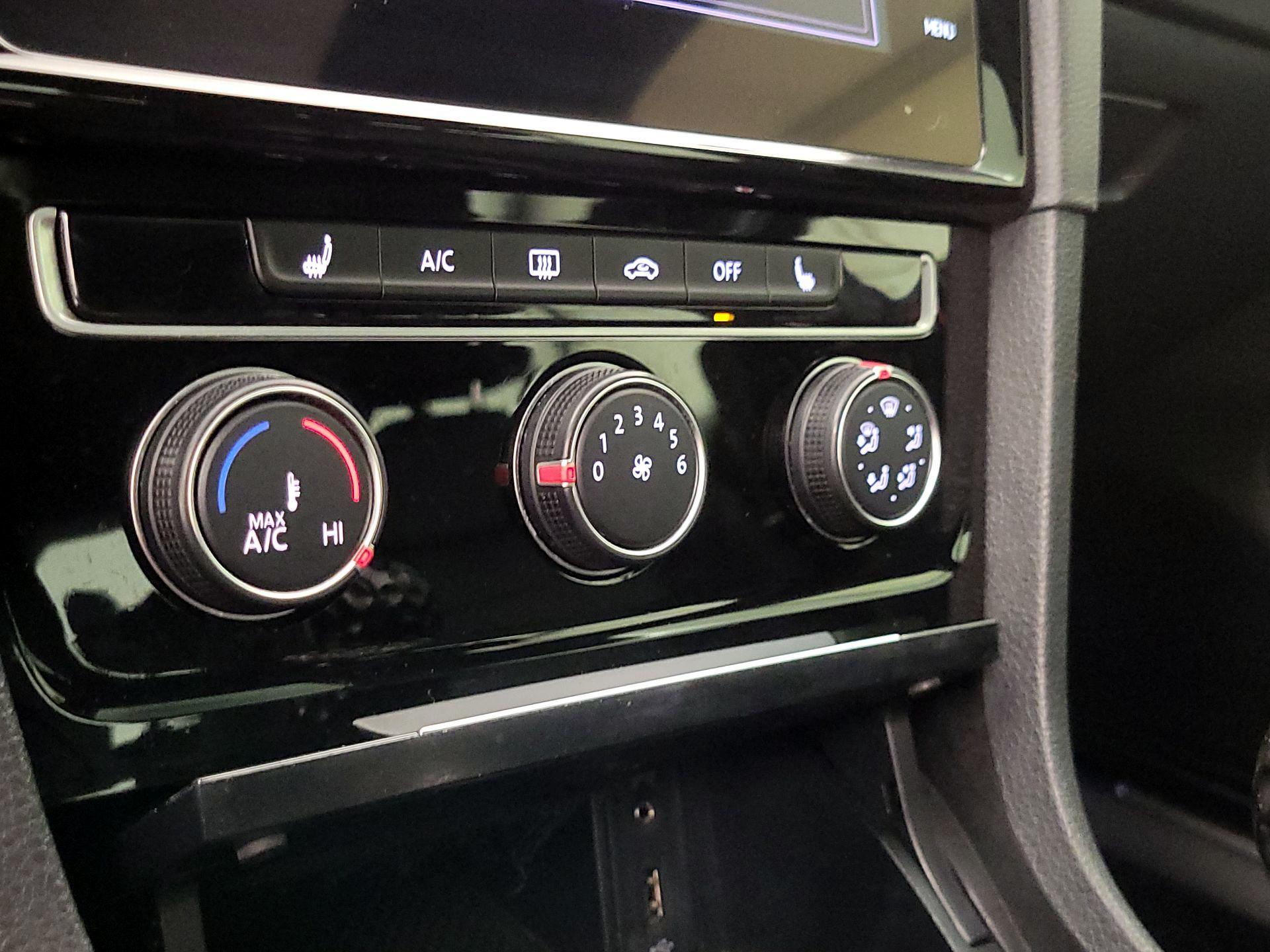 Thumbnail: 2018 Volkswagen Golf - 16