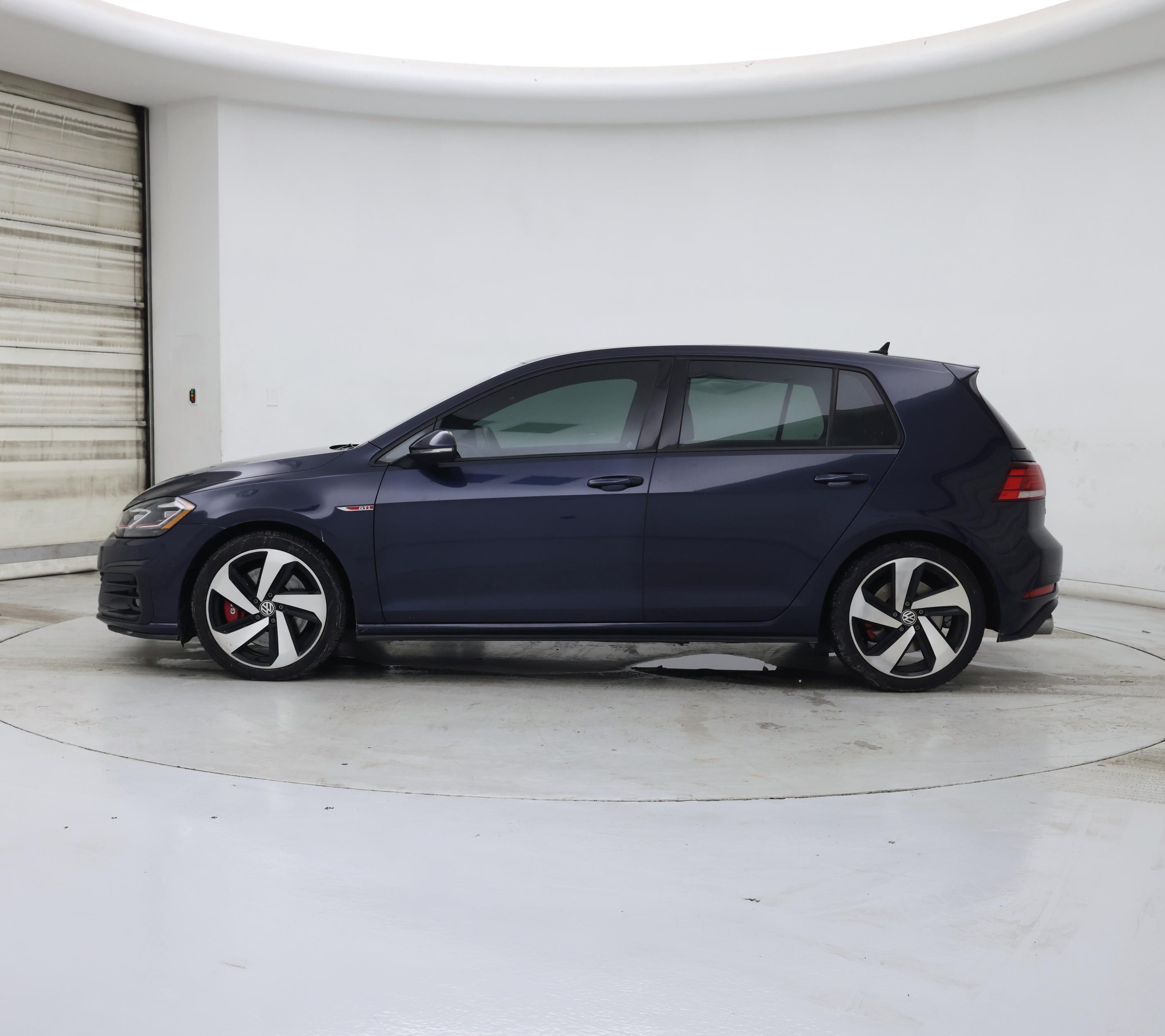 Thumbnail: 2018 Volkswagen Golf - 3