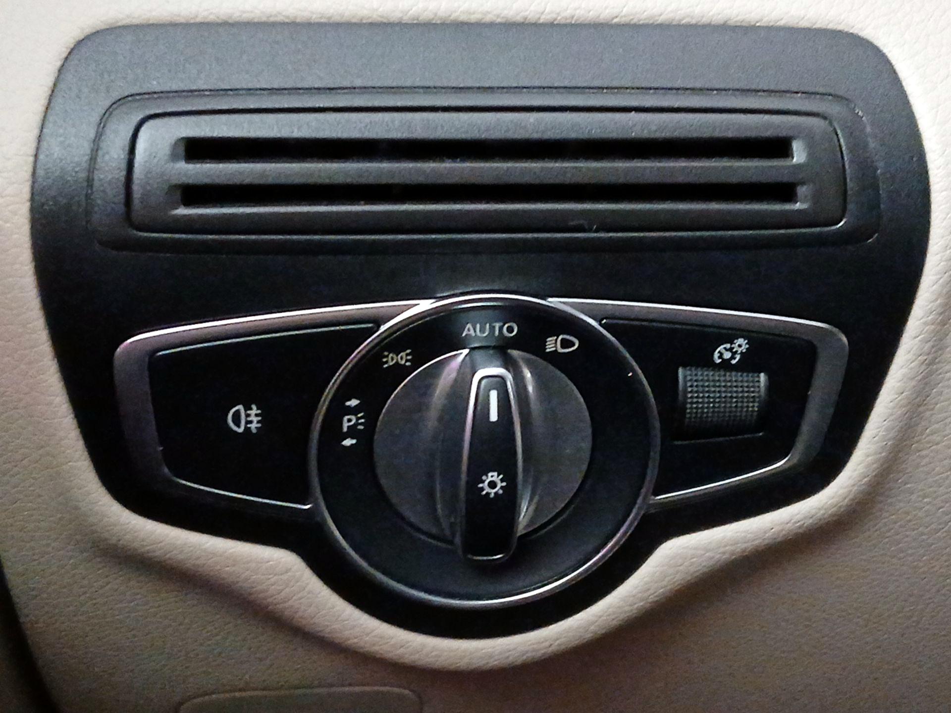 Thumbnail: 2021 Mercedes-Benz GLC - 13