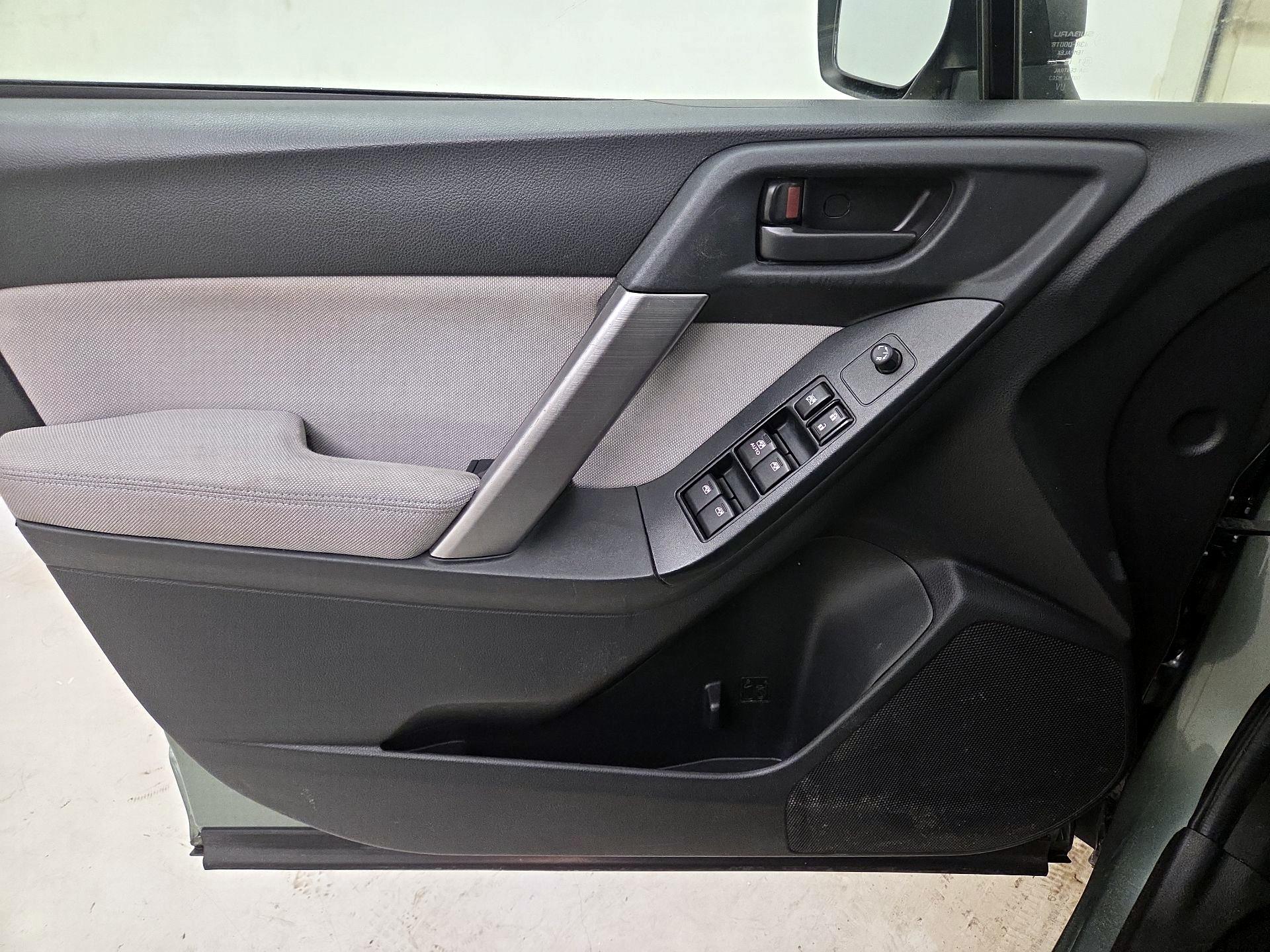 Thumbnail: 2015 Subaru Forester - 12