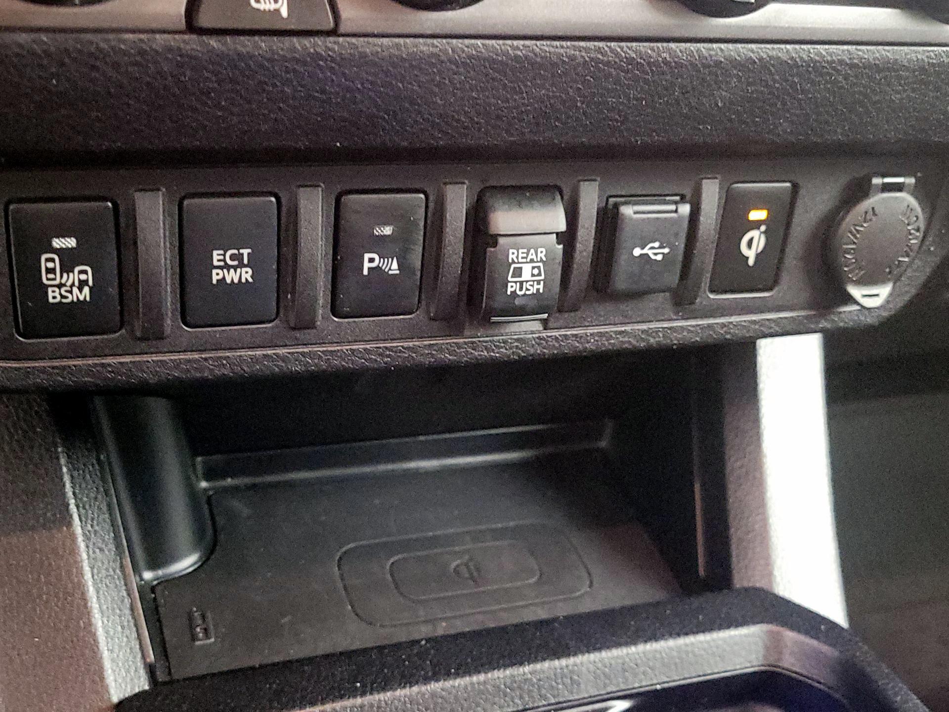 Thumbnail: 2021 Toyota Tacoma - 18