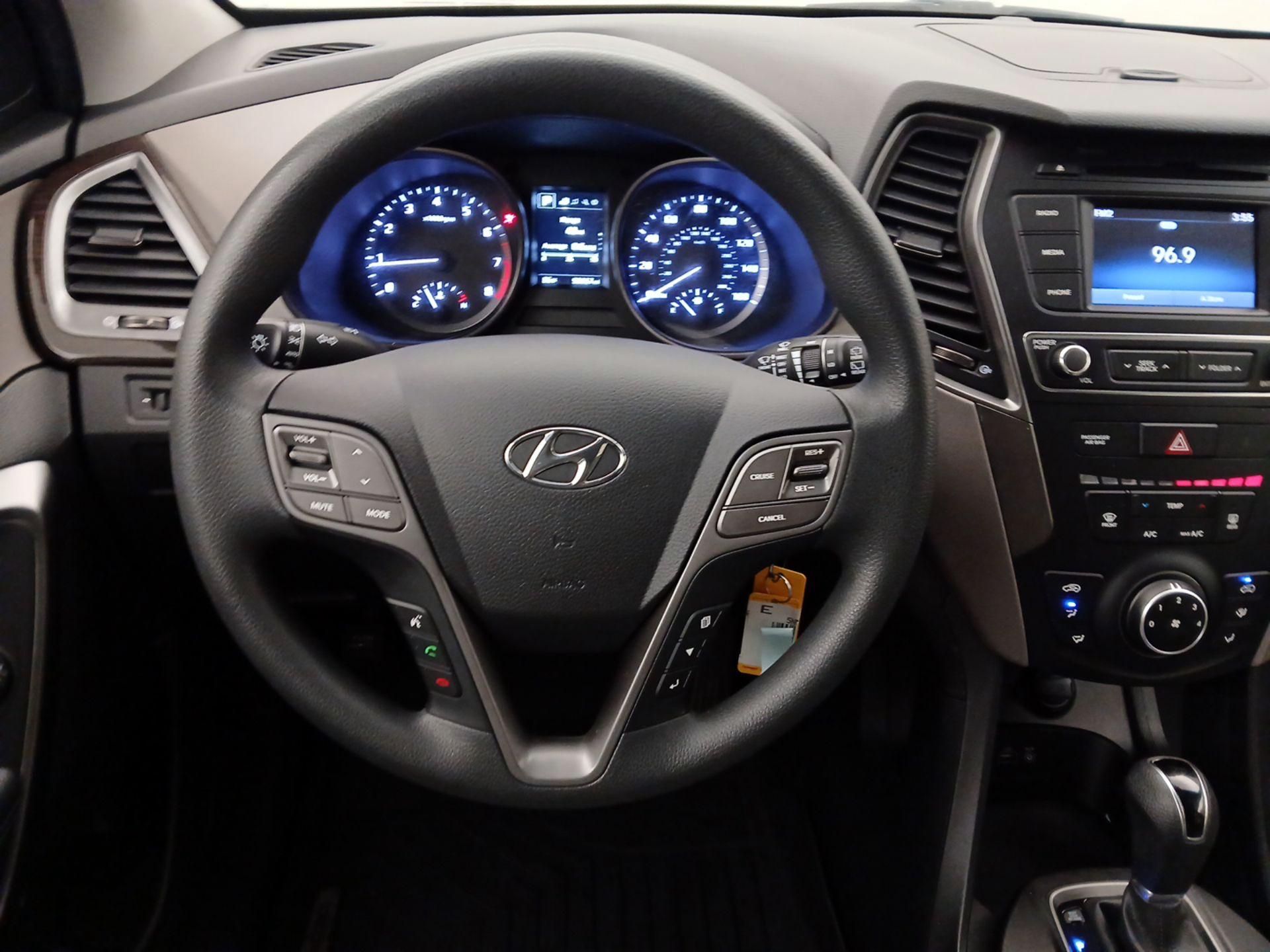 Thumbnail: 2018 Hyundai Santa Fe - 10