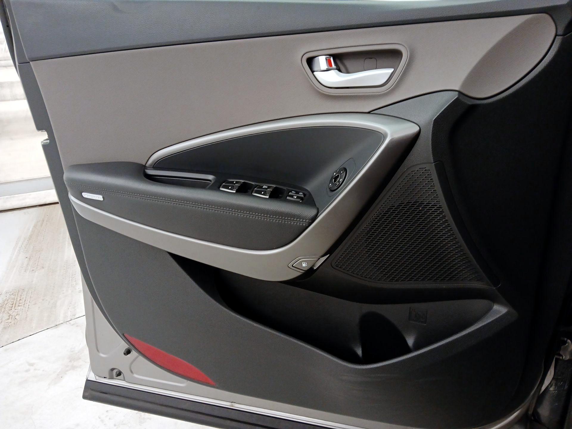 Thumbnail: 2018 Hyundai Santa Fe - 12