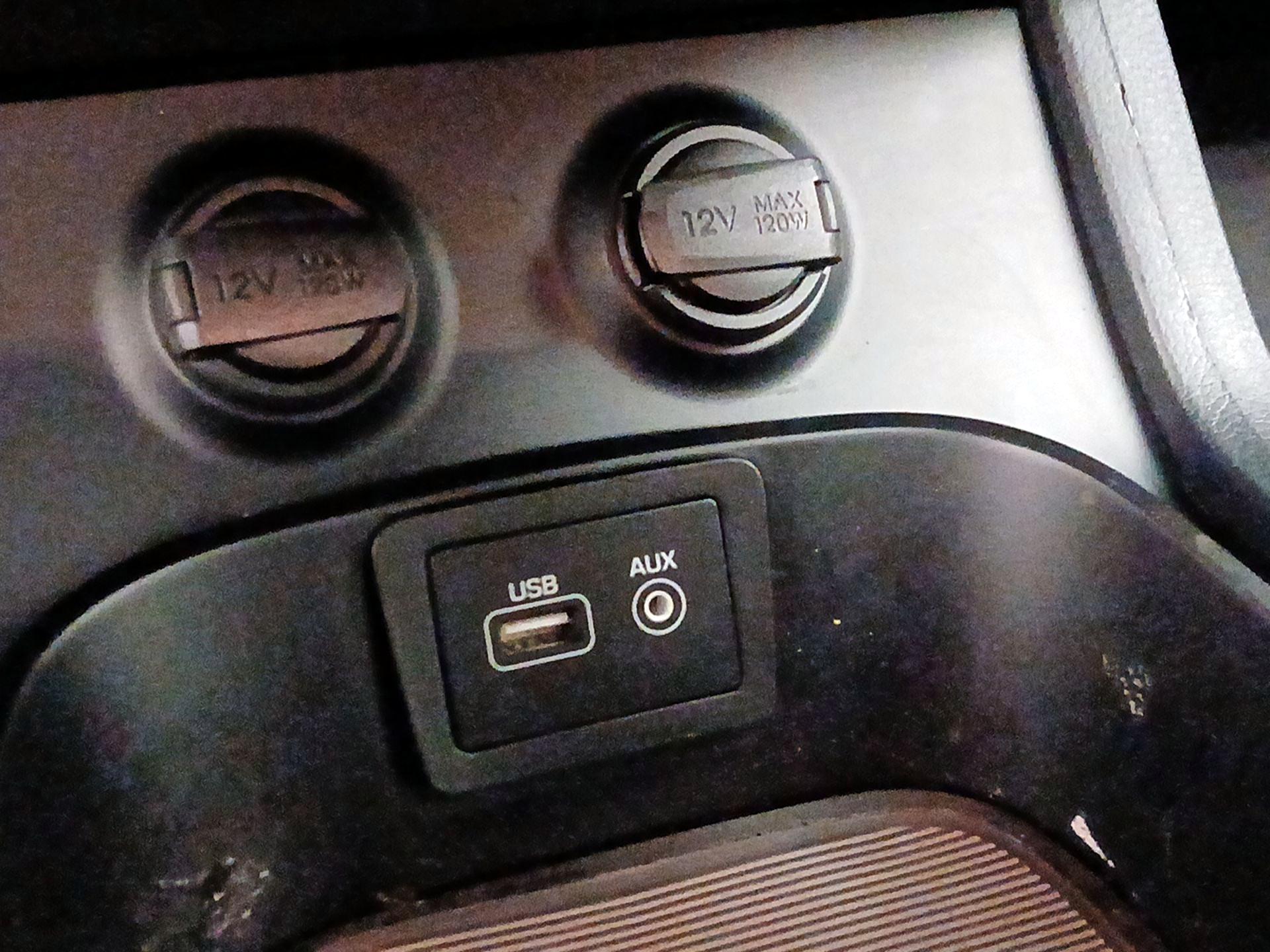 Thumbnail: 2018 Hyundai Santa Fe - 18