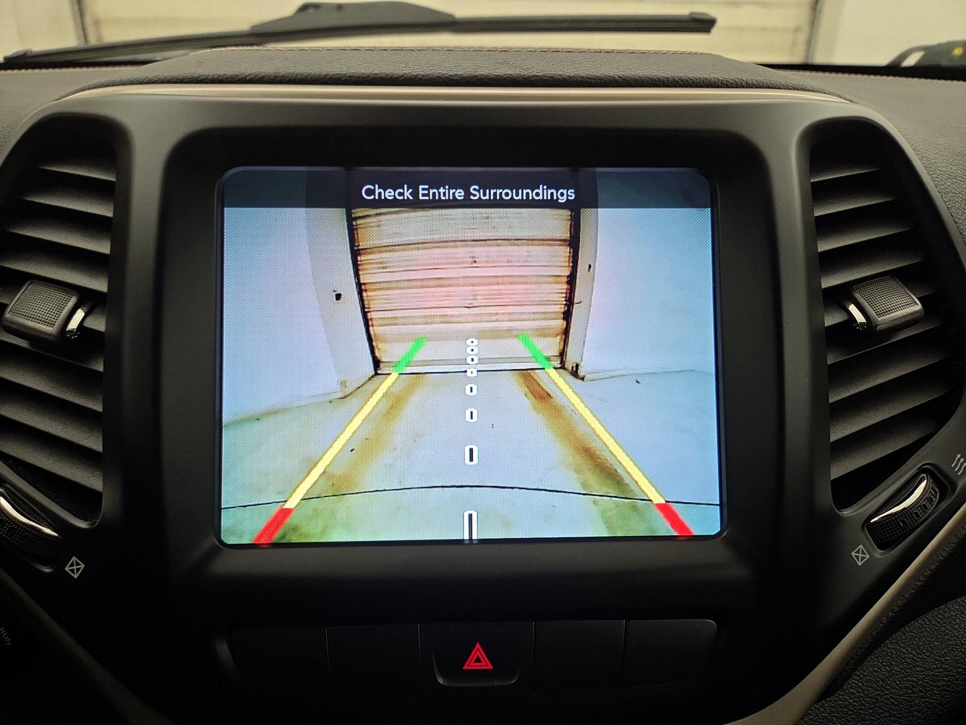 Thumbnail: 2015 Jeep Cherokee - 14