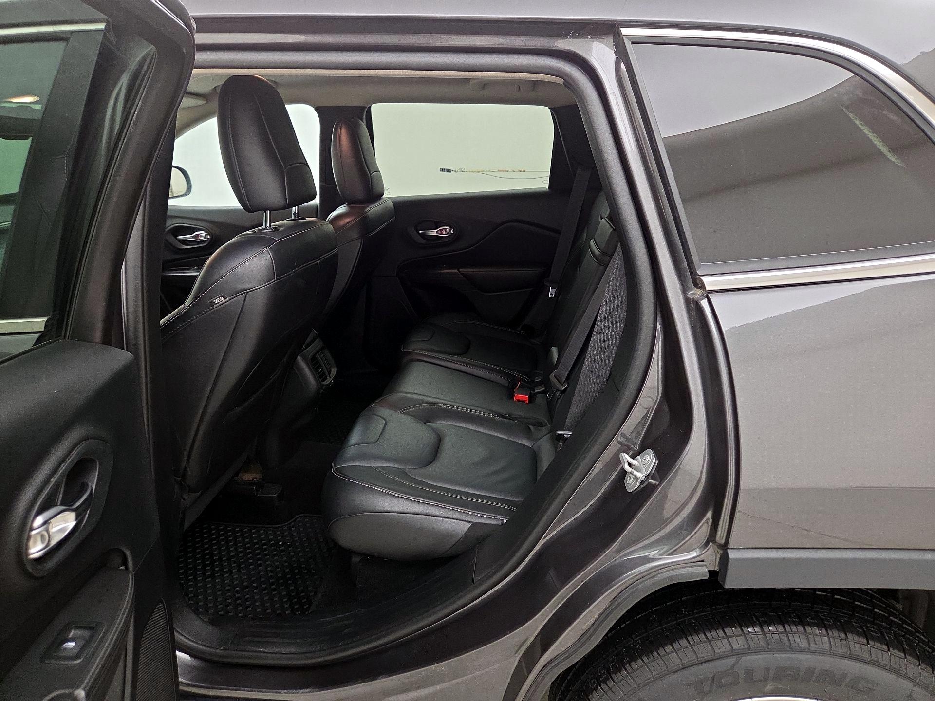 Thumbnail: 2015 Jeep Cherokee - 19