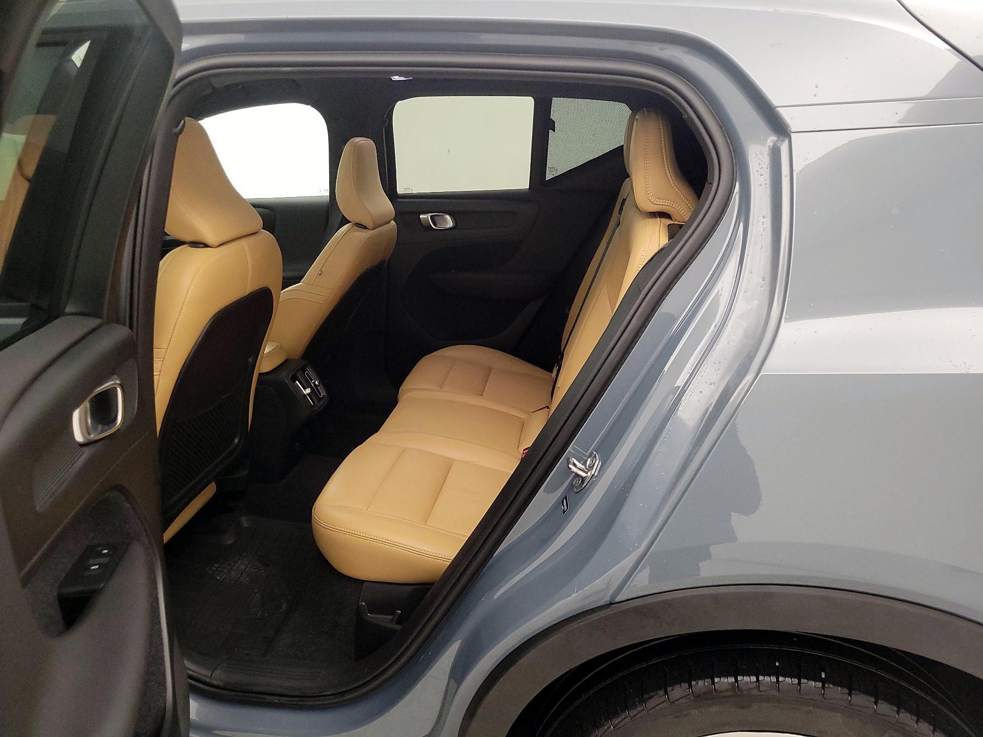 Thumbnail: 2020 Volvo XC40 - 20