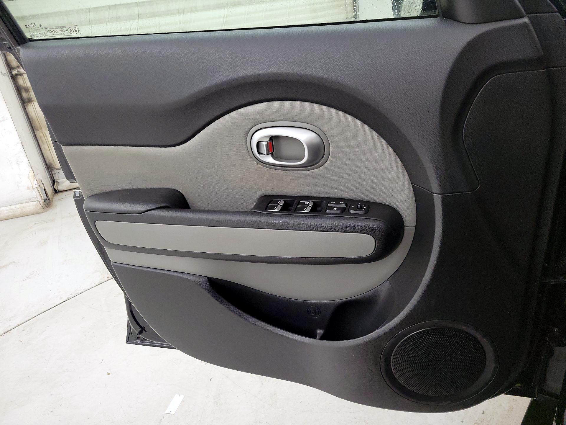 Thumbnail: 2017 Kia Soul - 12