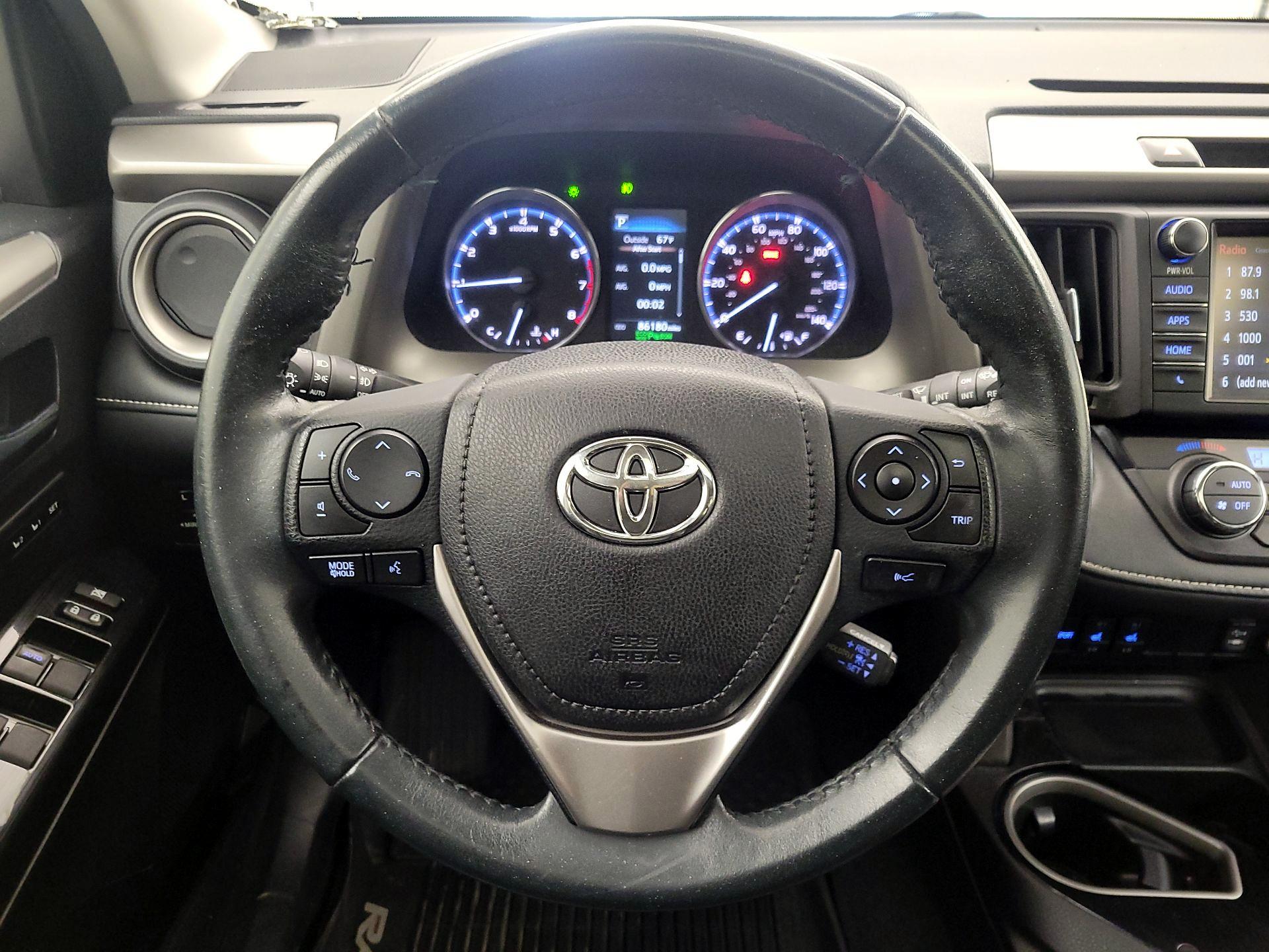 Thumbnail: 2017 Toyota RAV4 - 10