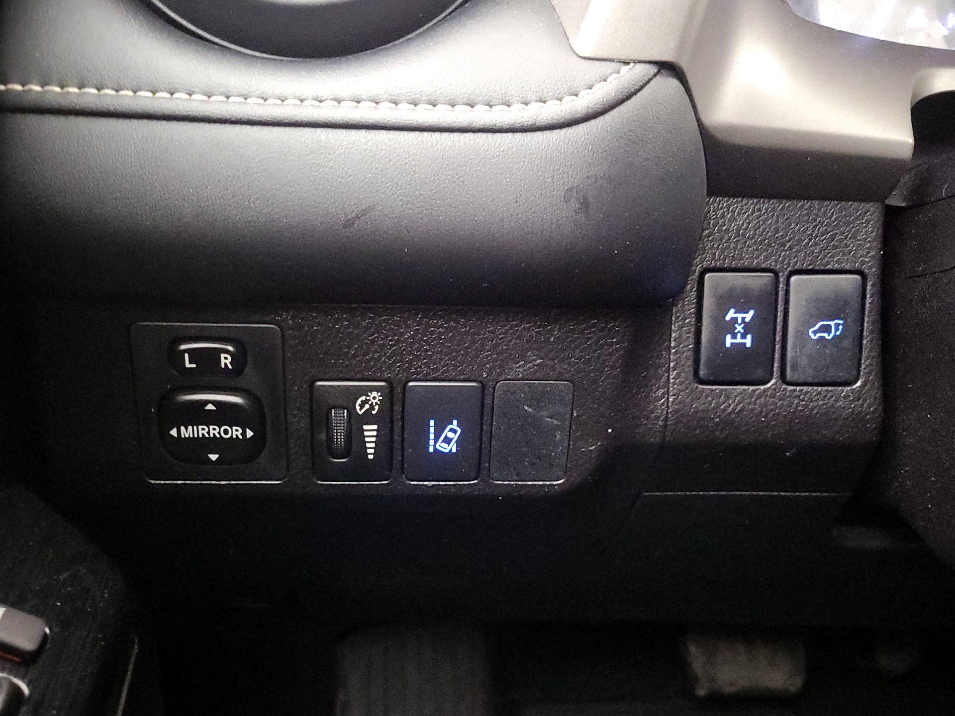 Thumbnail: 2017 Toyota RAV4 - 13