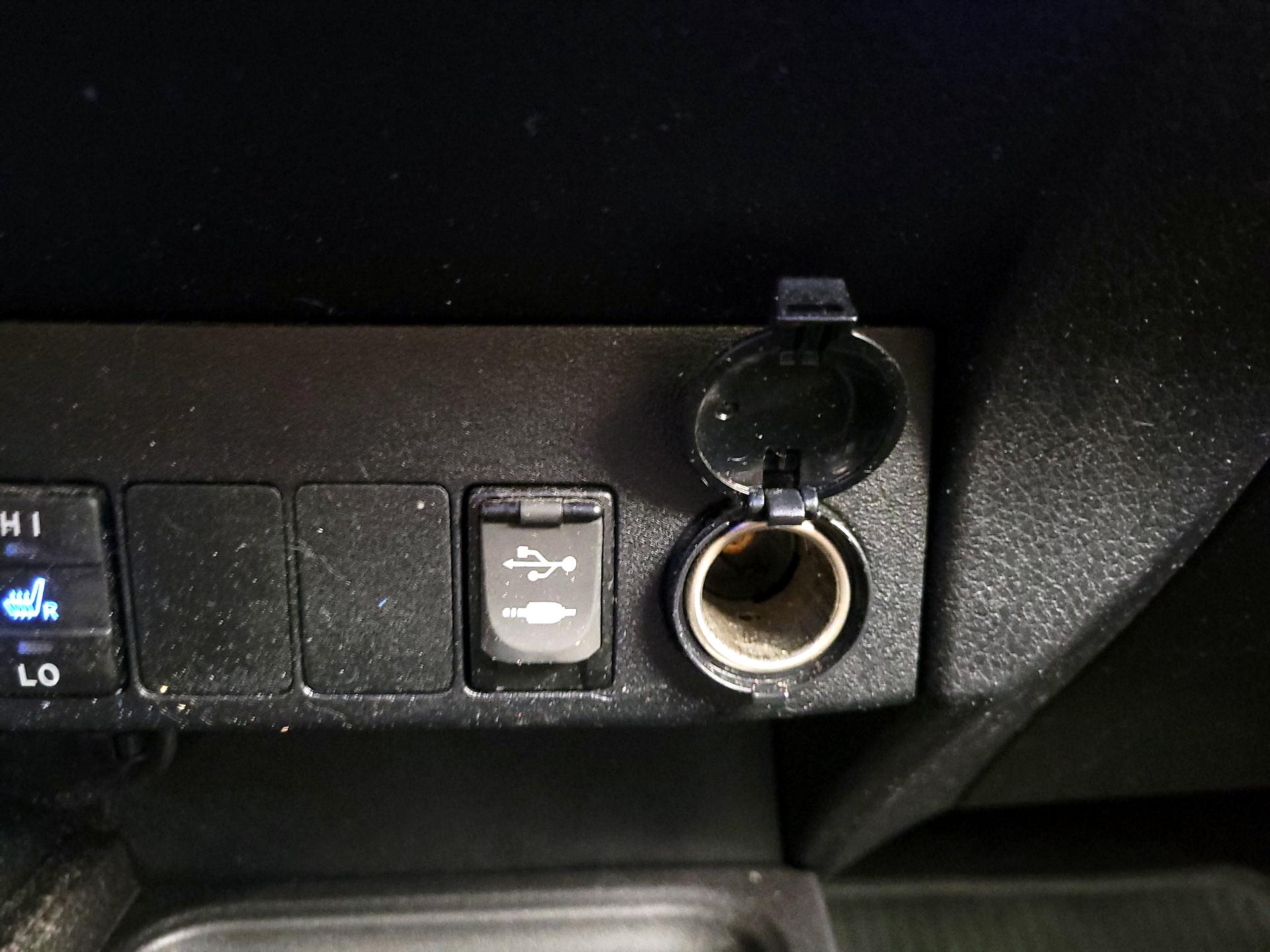 Thumbnail: 2017 Toyota RAV4 - 18