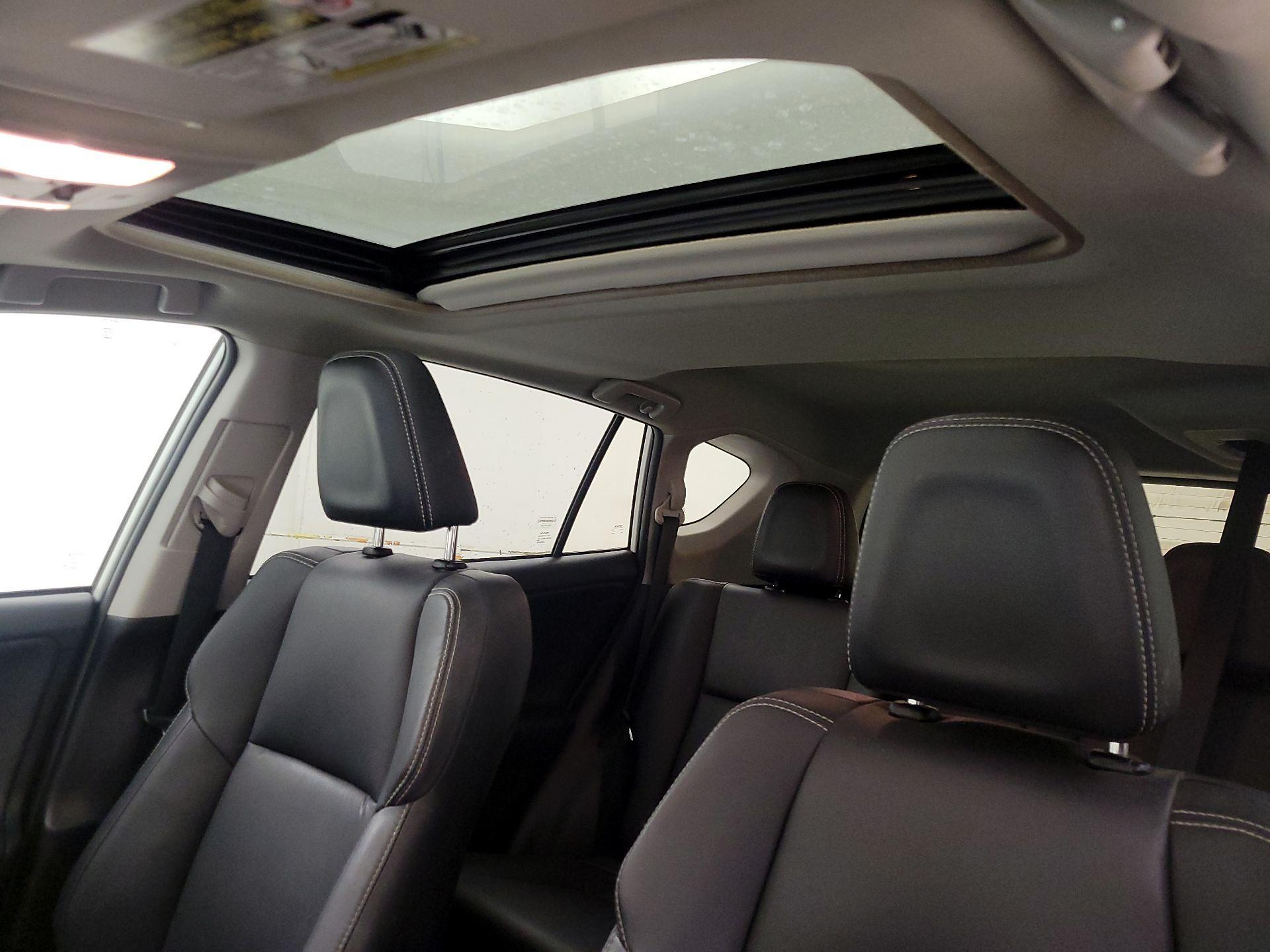 Thumbnail: 2017 Toyota RAV4 - 19