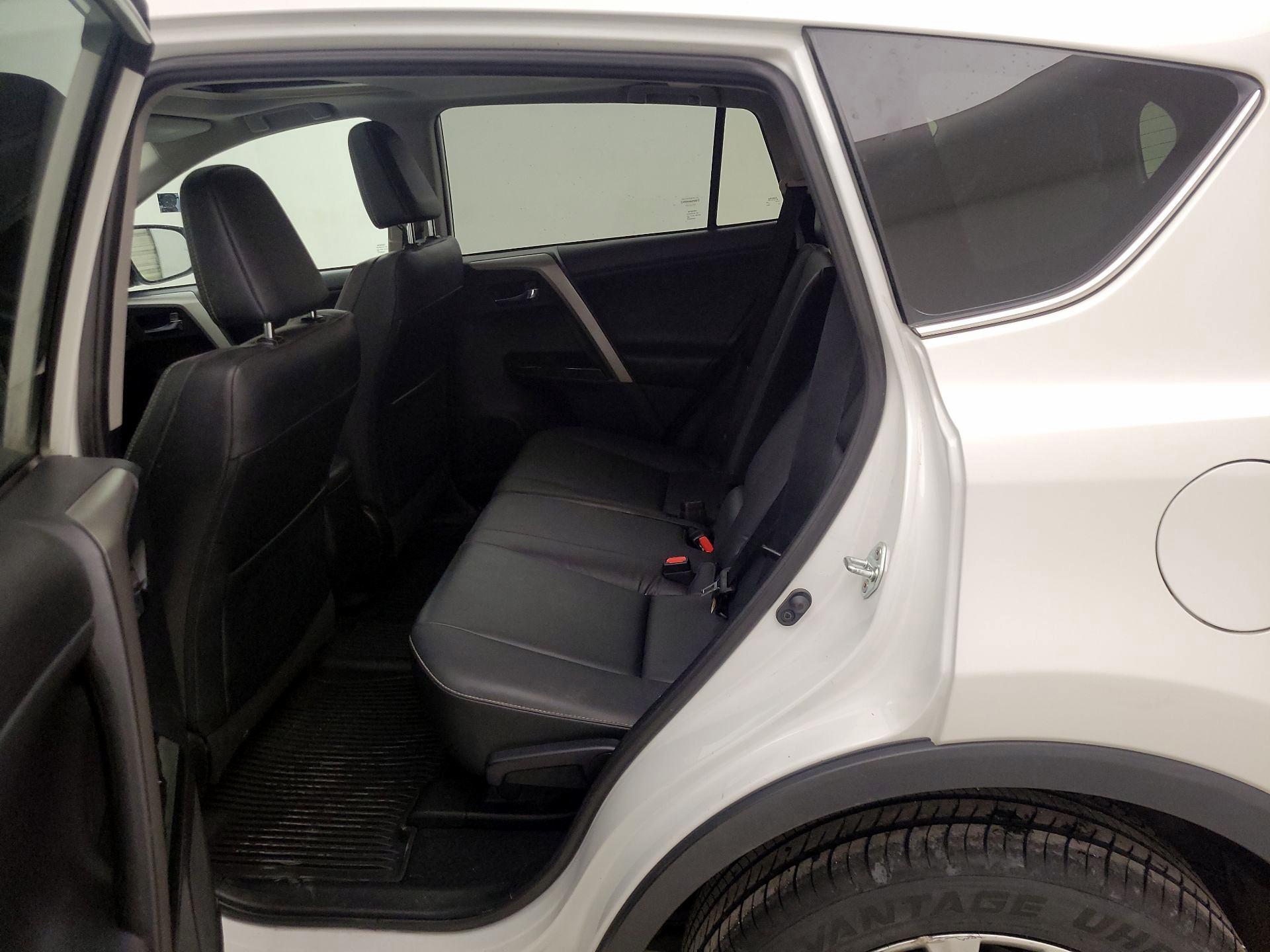 Thumbnail: 2017 Toyota RAV4 - 20