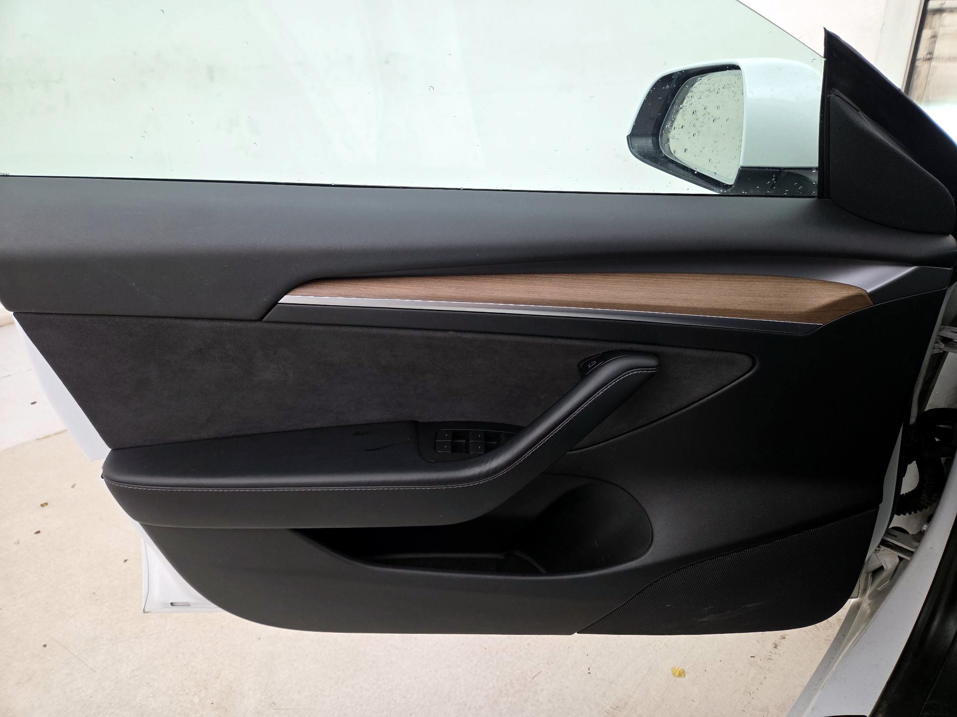 Thumbnail: 2021 Tesla Model 3 - 12