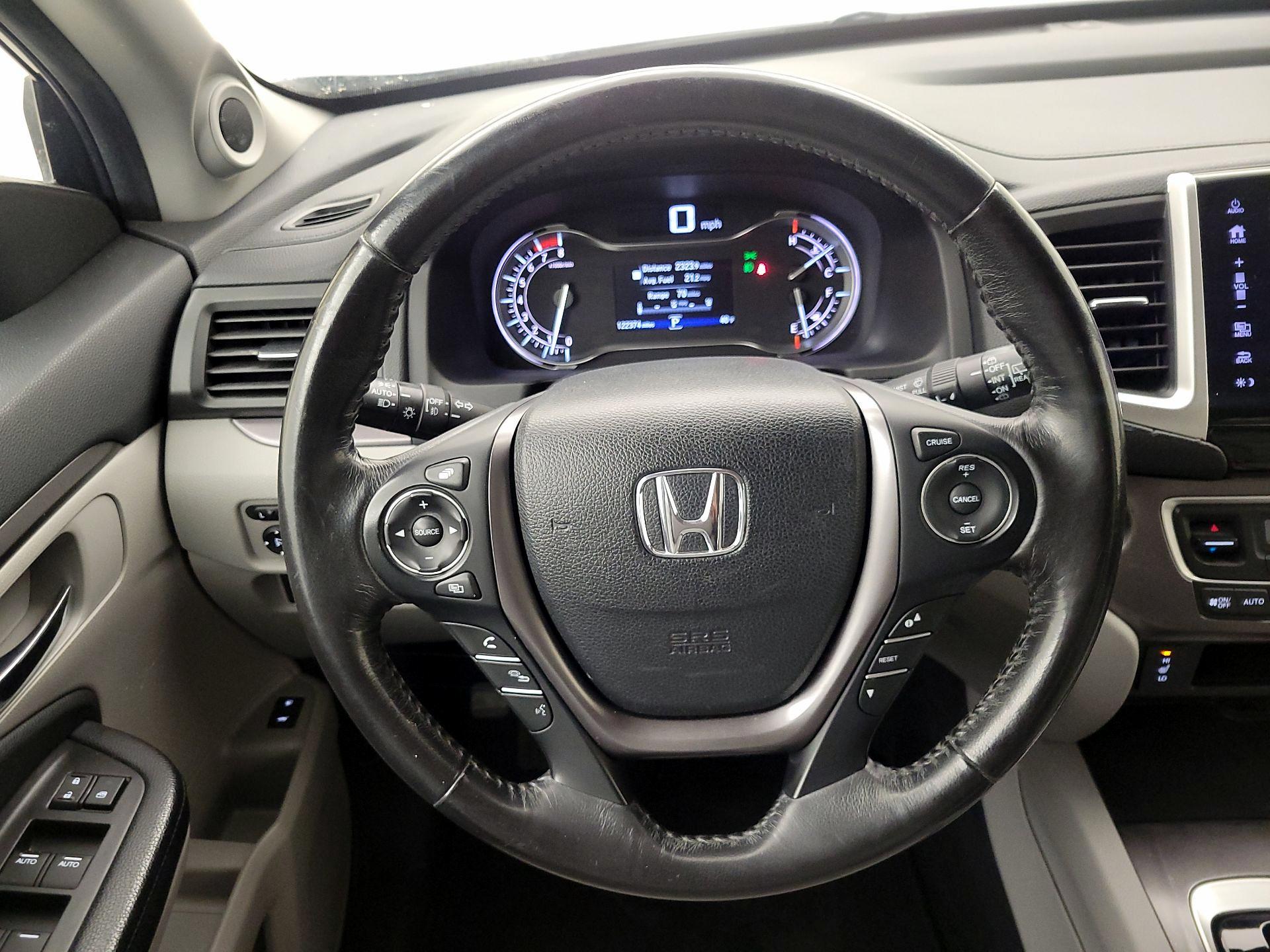 Thumbnail: 2018 Honda Pilot - 10