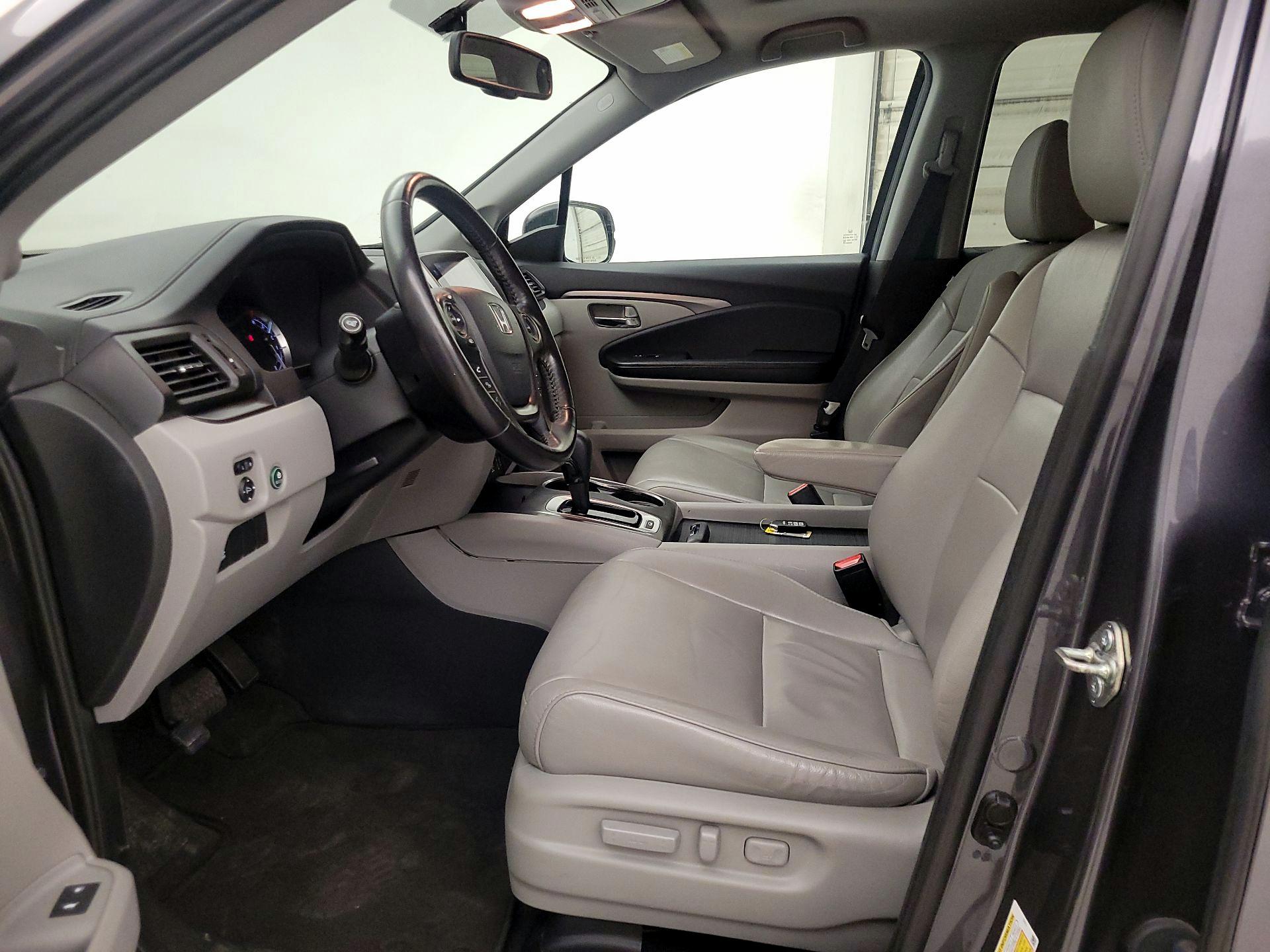 Thumbnail: 2018 Honda Pilot - 11