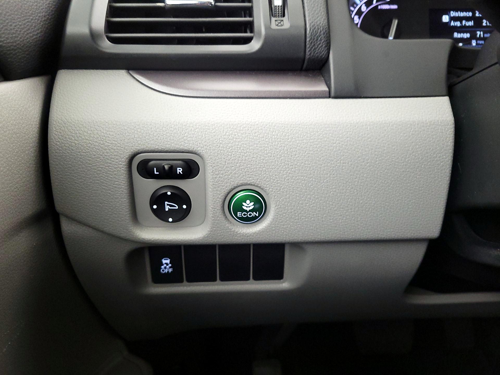 Thumbnail: 2018 Honda Pilot - 13