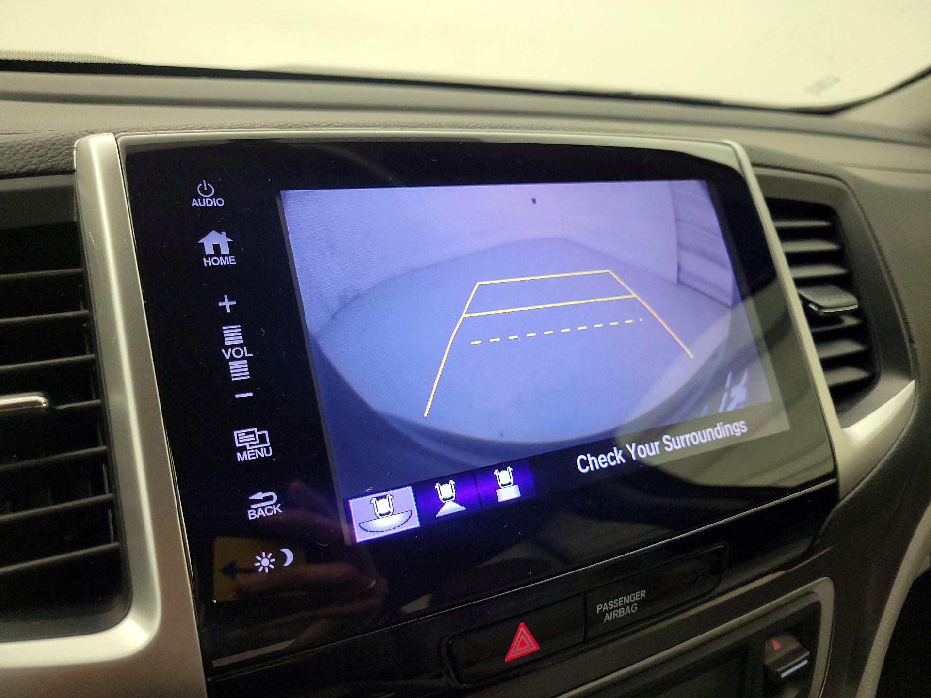 Thumbnail: 2018 Honda Pilot - 14