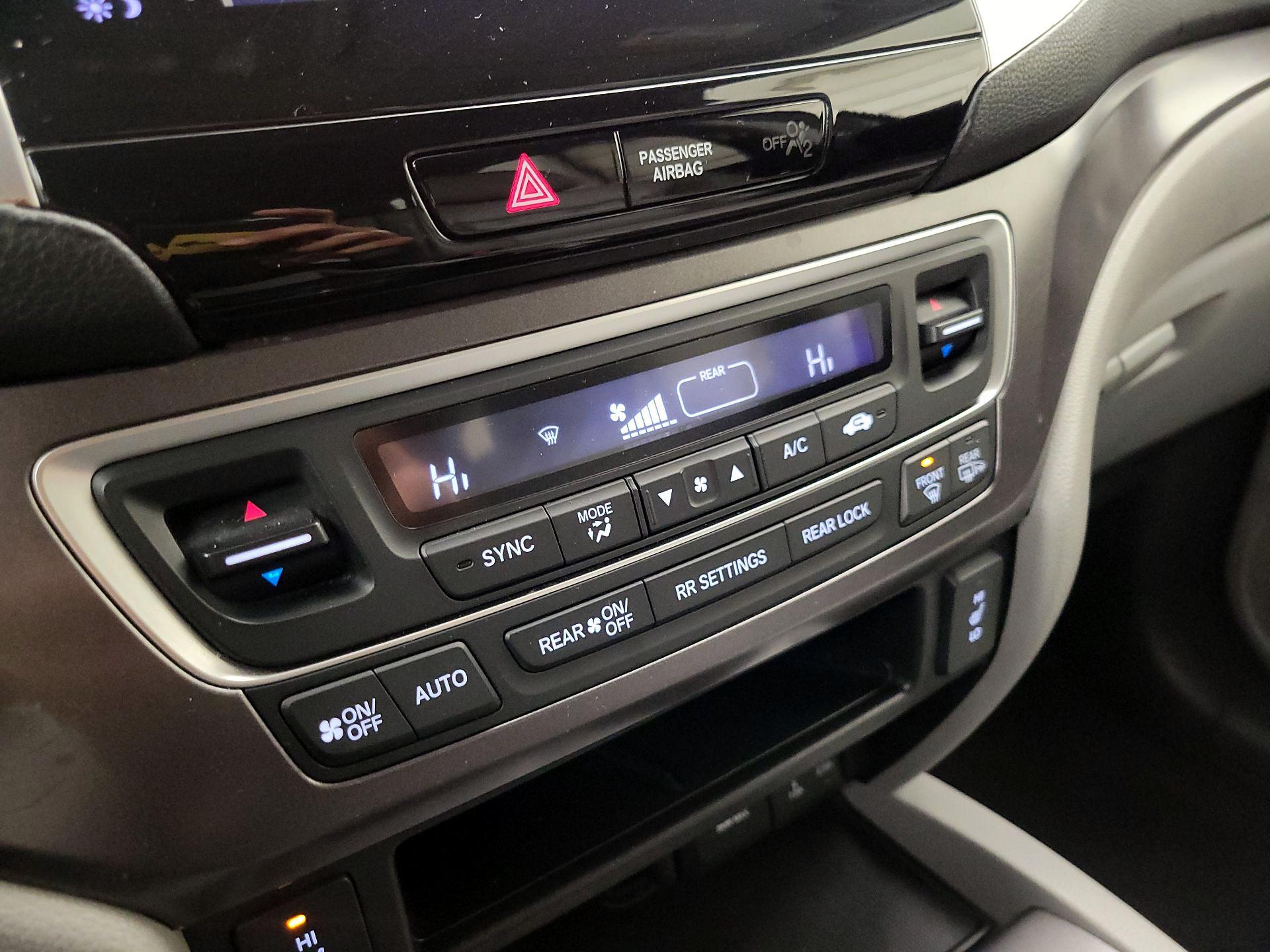 Thumbnail: 2018 Honda Pilot - 16